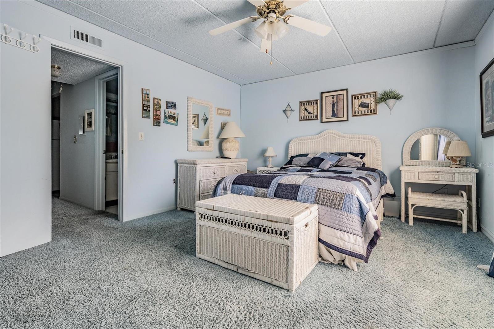 12760 INDIAN ROCKS RD #582, LARGO, FL, 33774