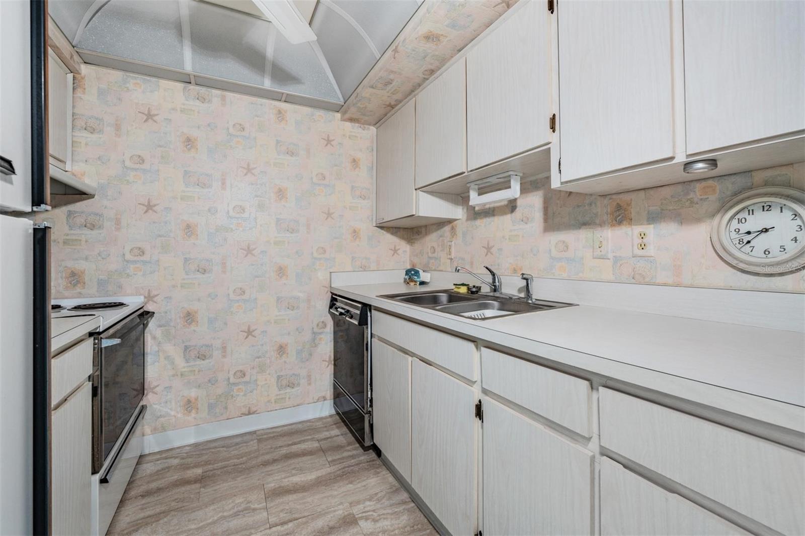12760 INDIAN ROCKS RD #582, LARGO, FL, 33774