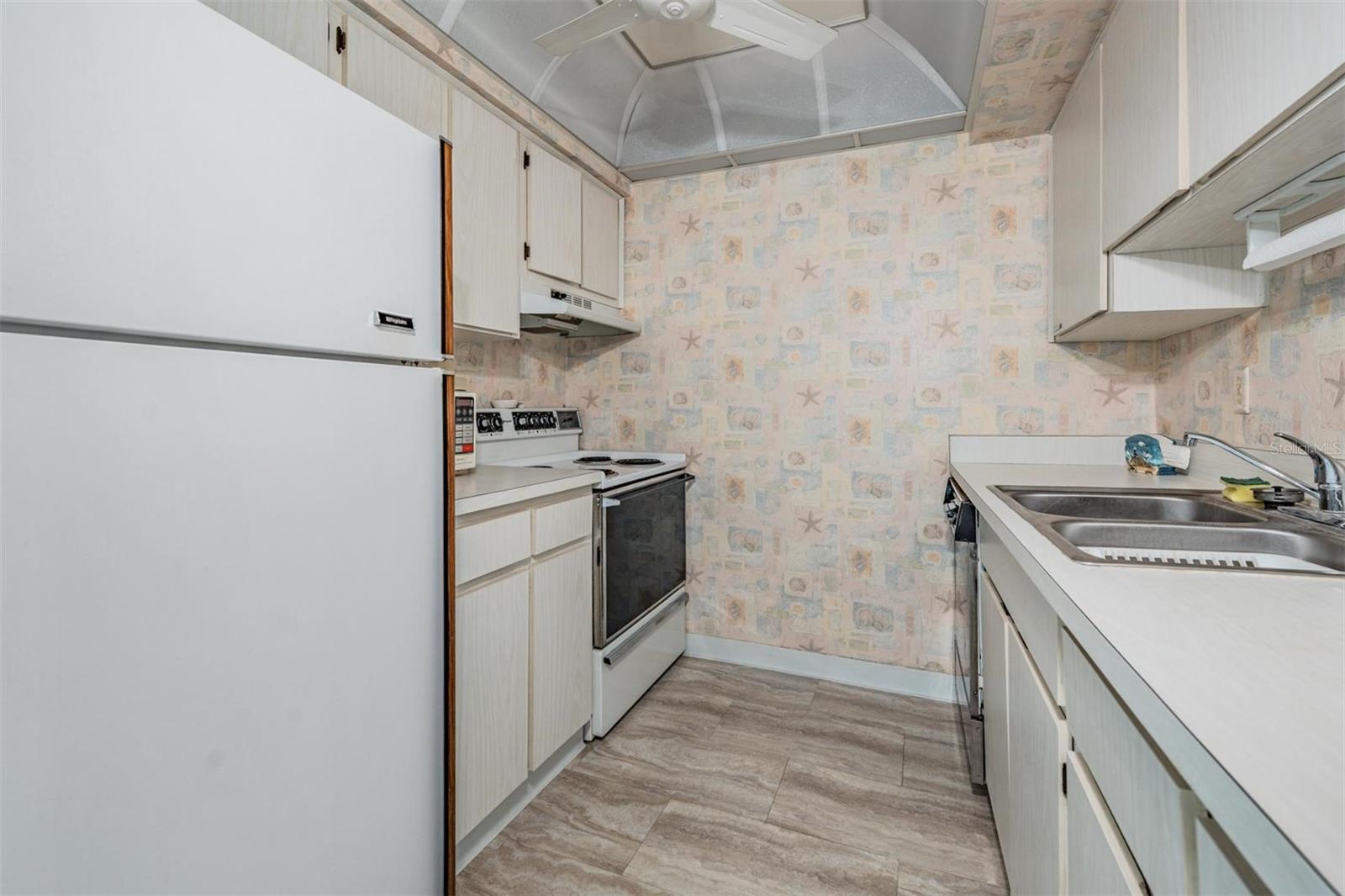 12760 INDIAN ROCKS RD #582, LARGO, FL, 33774