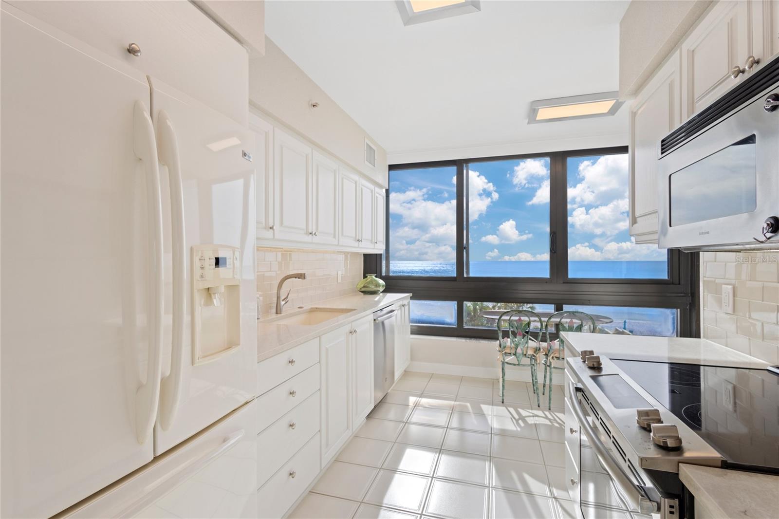 575 SANCTUARY DR #A201, LONGBOAT KEY, FL, 34228