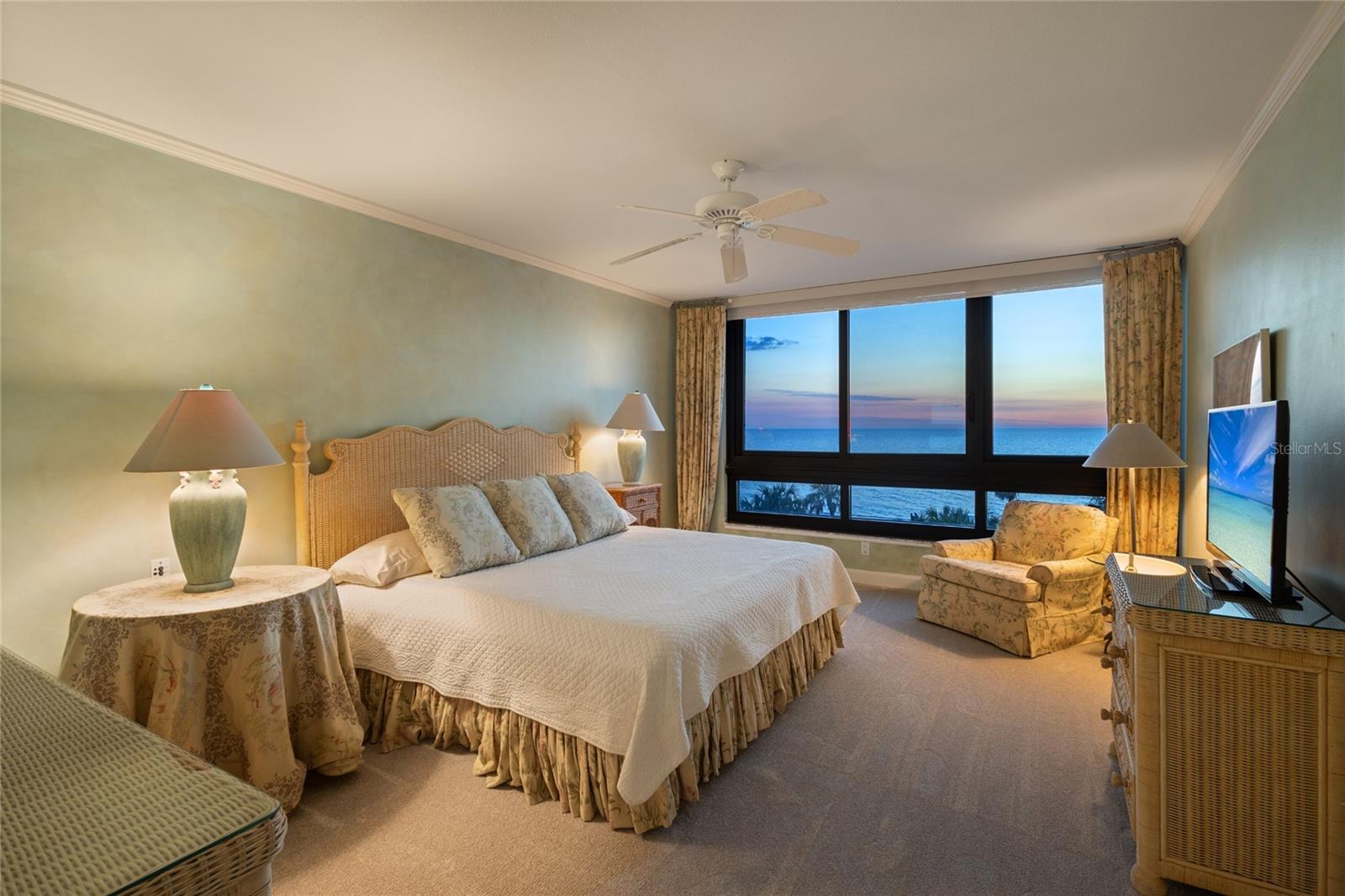575 SANCTUARY DR #A201, LONGBOAT KEY, FL, 34228
