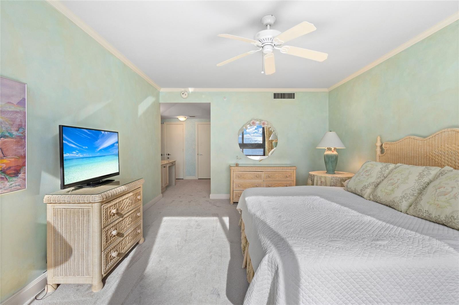 575 SANCTUARY DR #A201, LONGBOAT KEY, FL, 34228