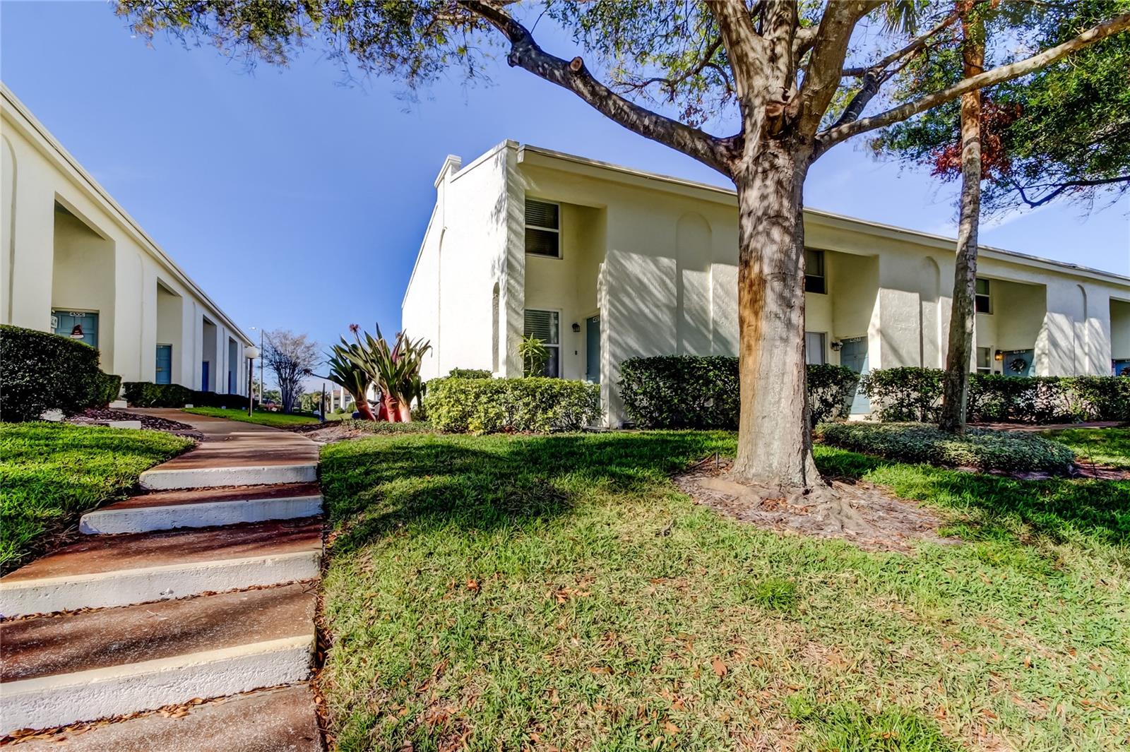 4527 W LA VILLA LN, TAMPA, FL, 33611