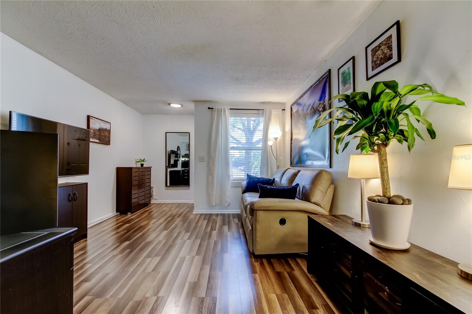 4527 W LA VILLA LN, TAMPA, FL, 33611