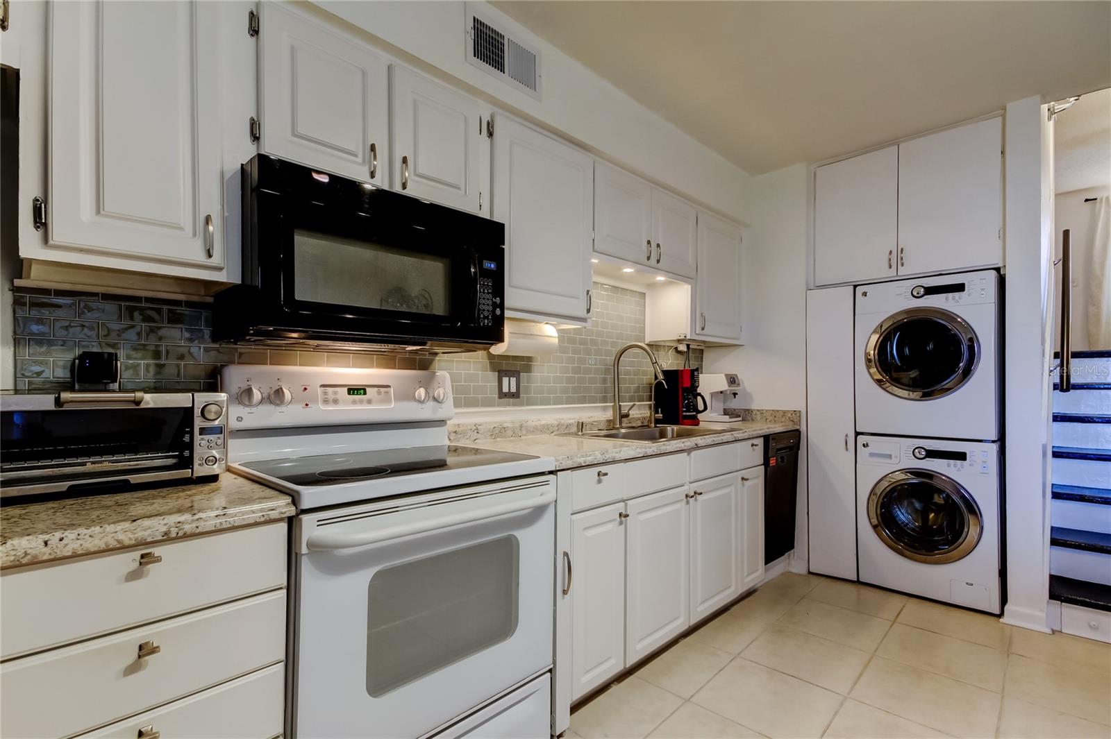 4527 W LA VILLA LN, TAMPA, FL, 33611