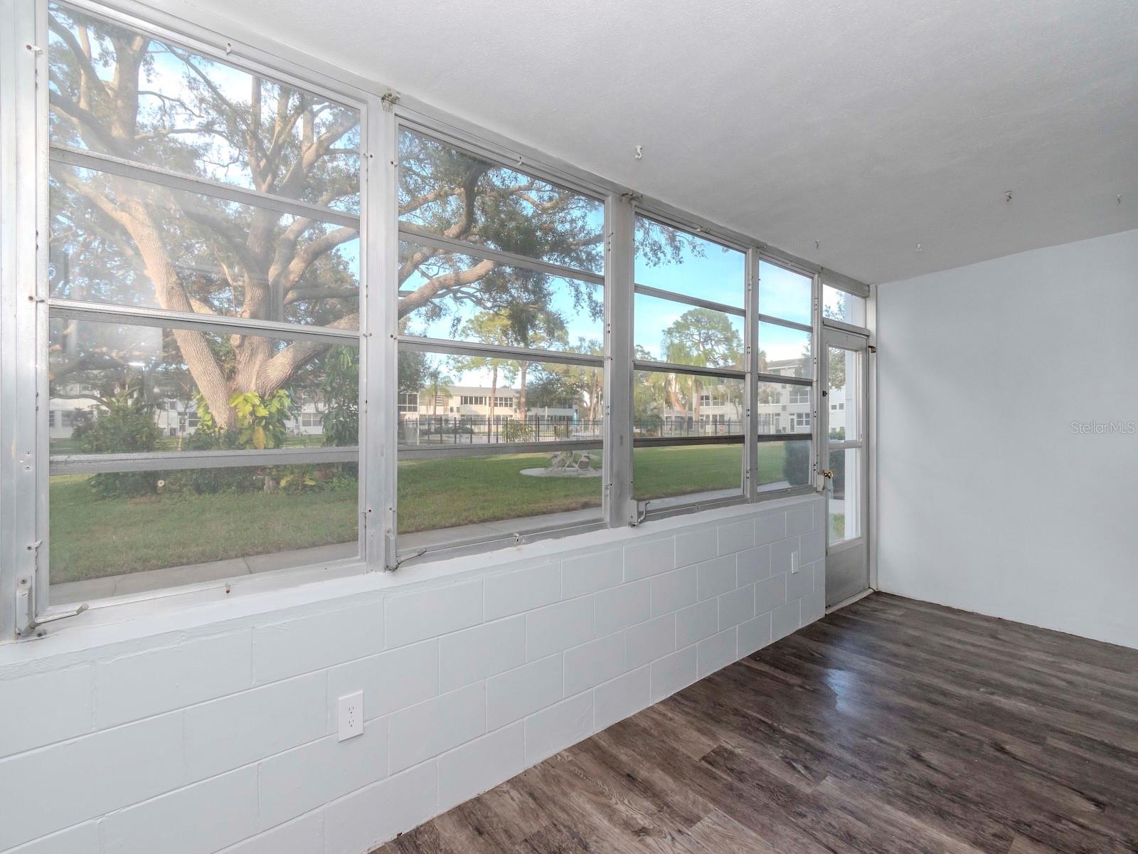 1001 77TH AVE N #104, ST PETERSBURG, FL, 33702