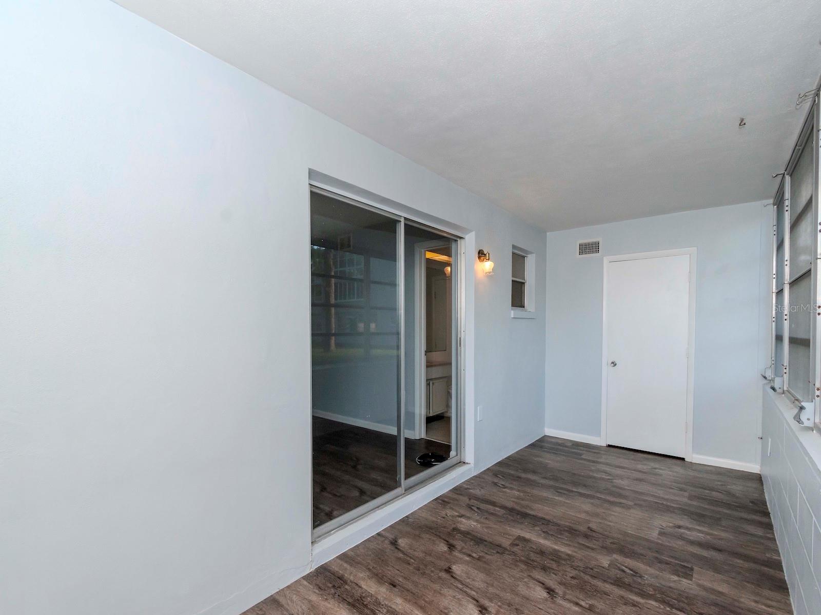 1001 77TH AVE N #104, ST PETERSBURG, FL, 33702