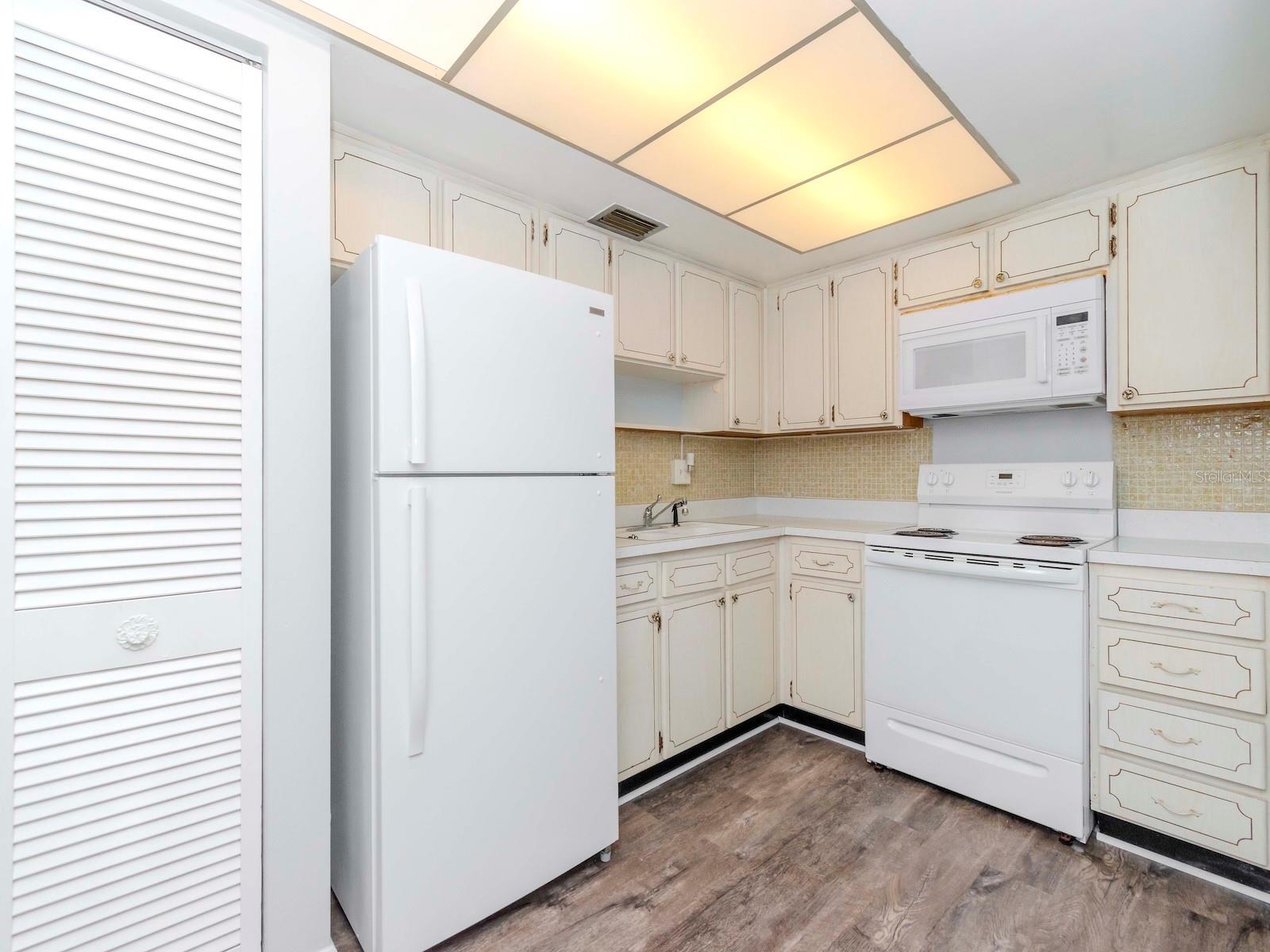 1001 77TH AVE N #104, ST PETERSBURG, FL, 33702