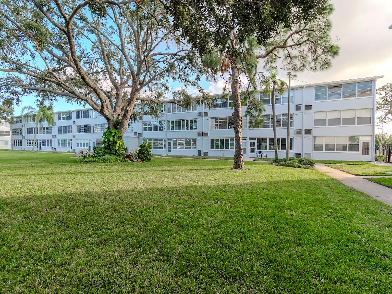 1001 77TH AVE N #104, ST PETERSBURG, FL, 33702