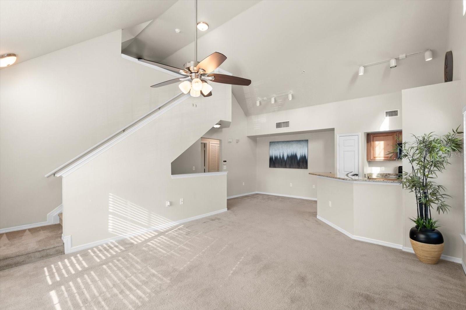 5560 ROSEHILL RD #201, SARASOTA, FL, 34233