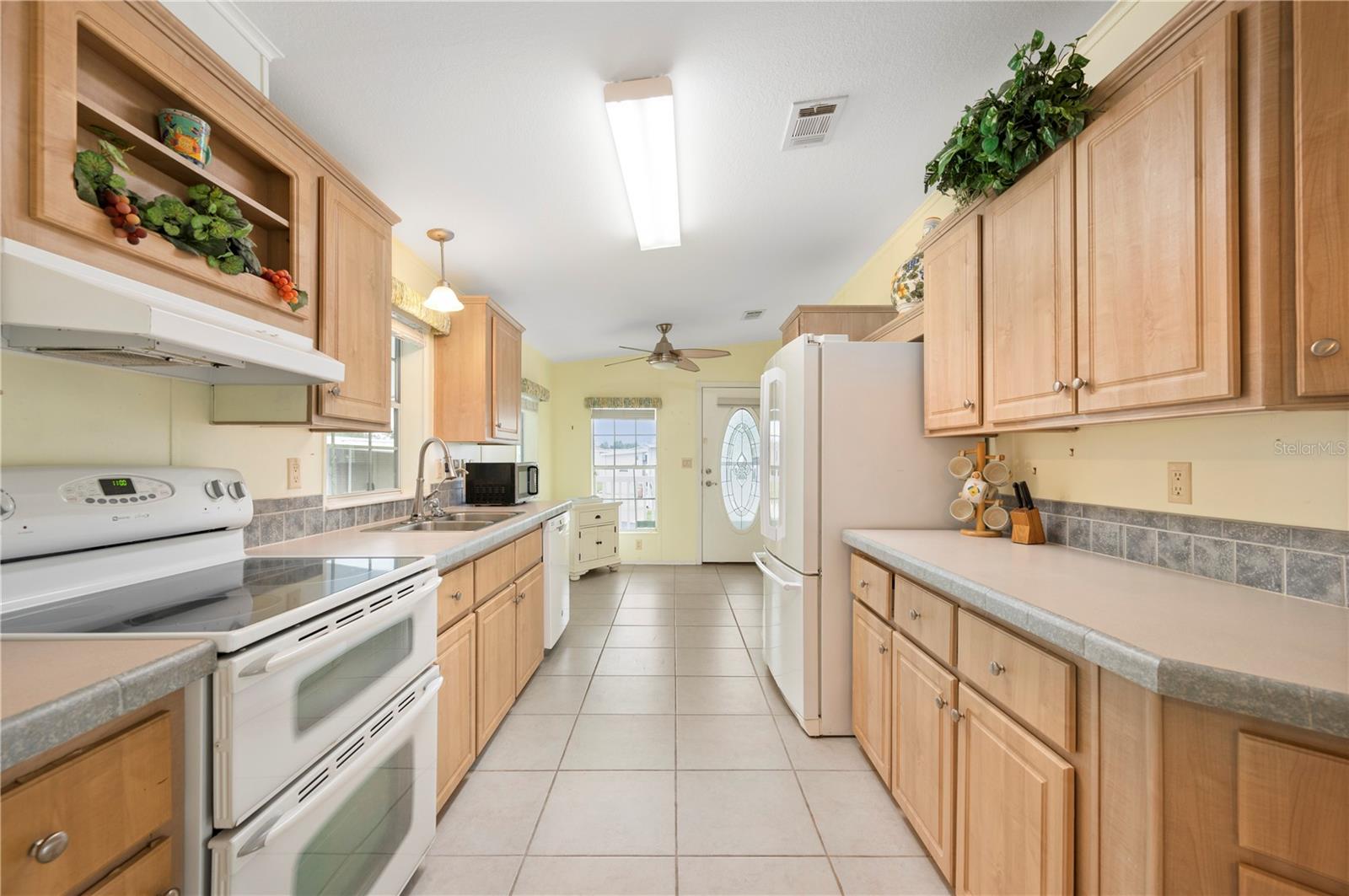 1000 KINGS HWY #425, PORT CHARLOTTE, FL, 33980