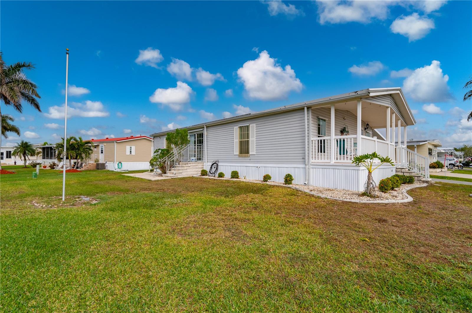 1000 KINGS HWY #425, PORT CHARLOTTE, FL, 33980