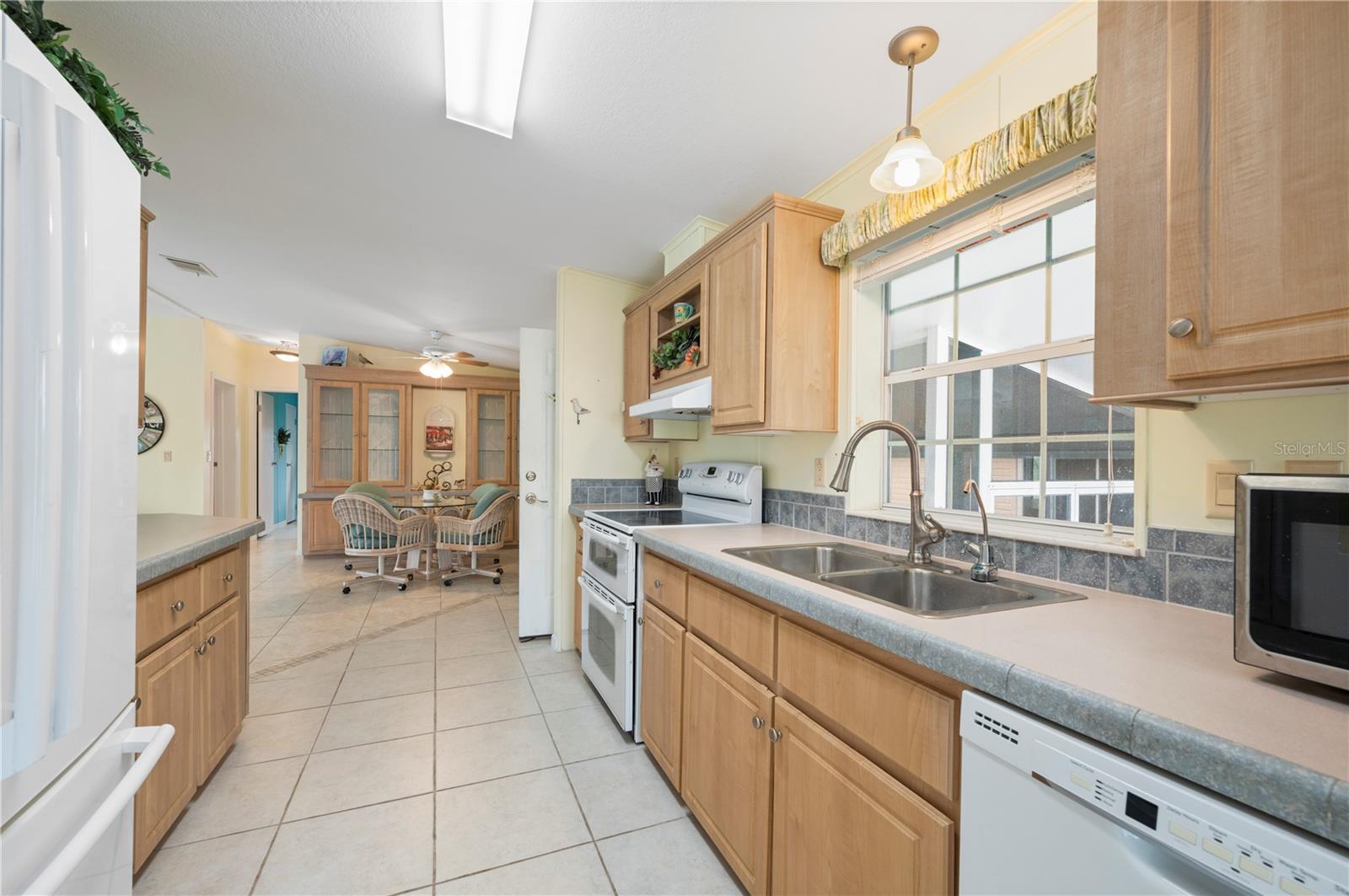1000 KINGS HWY #425, PORT CHARLOTTE, FL, 33980