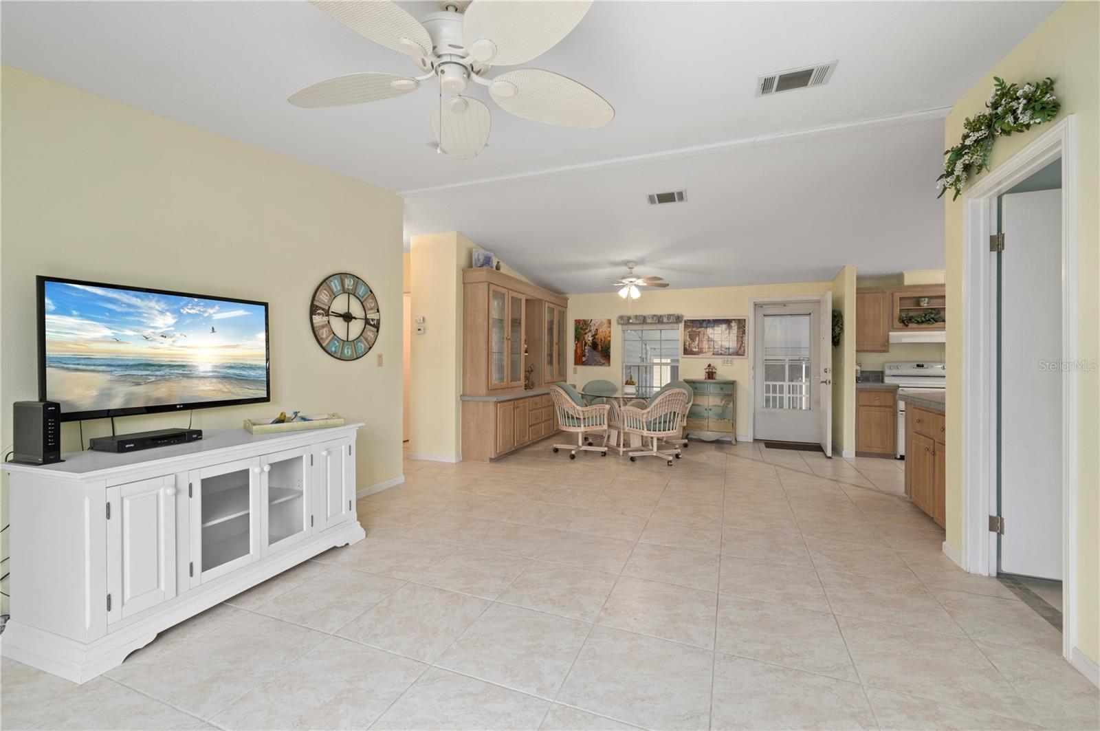 1000 KINGS HWY #425, PORT CHARLOTTE, FL, 33980