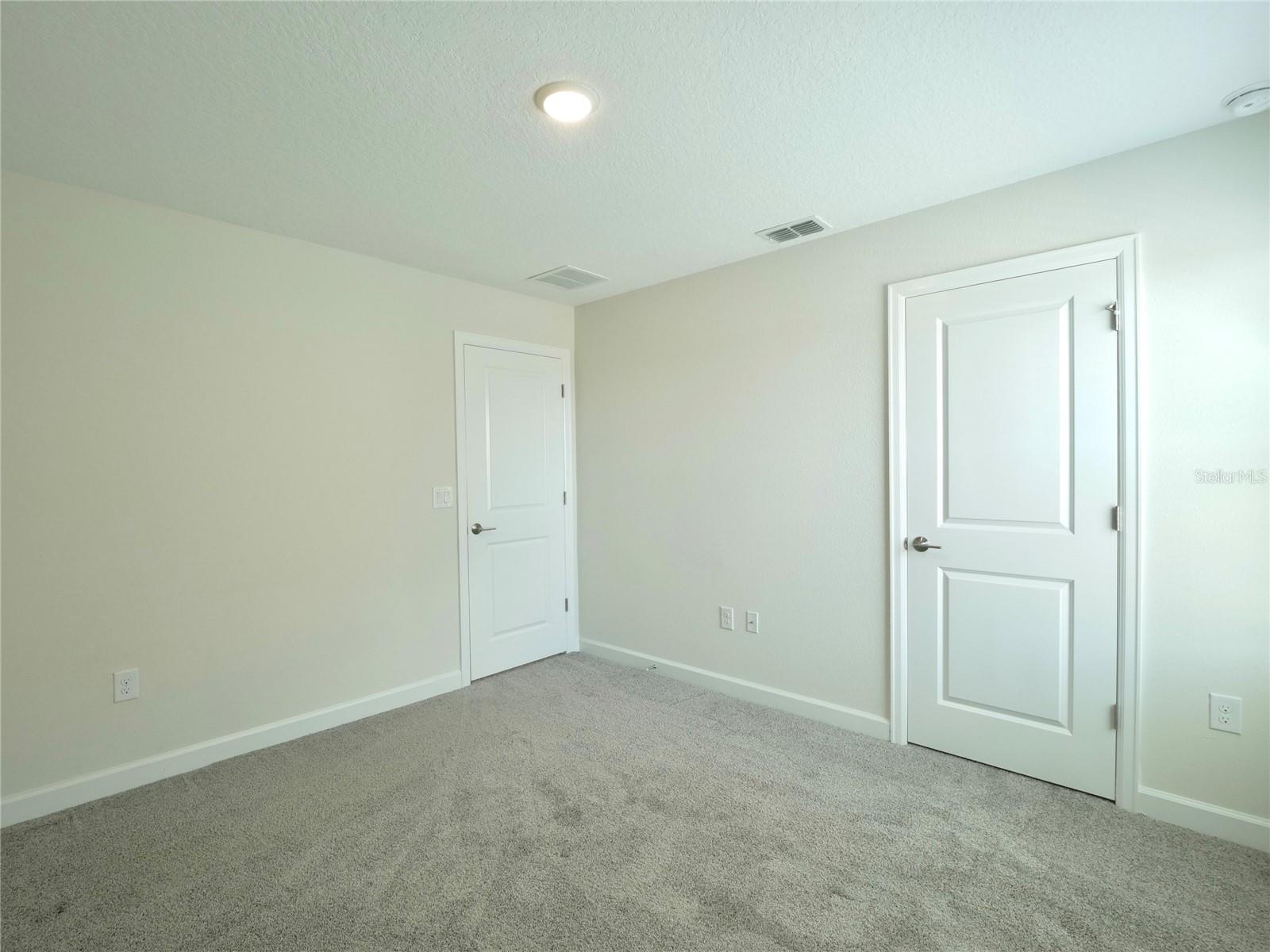 1043 BLACKWOLF RUN RD, DAVENPORT, FL, 33896