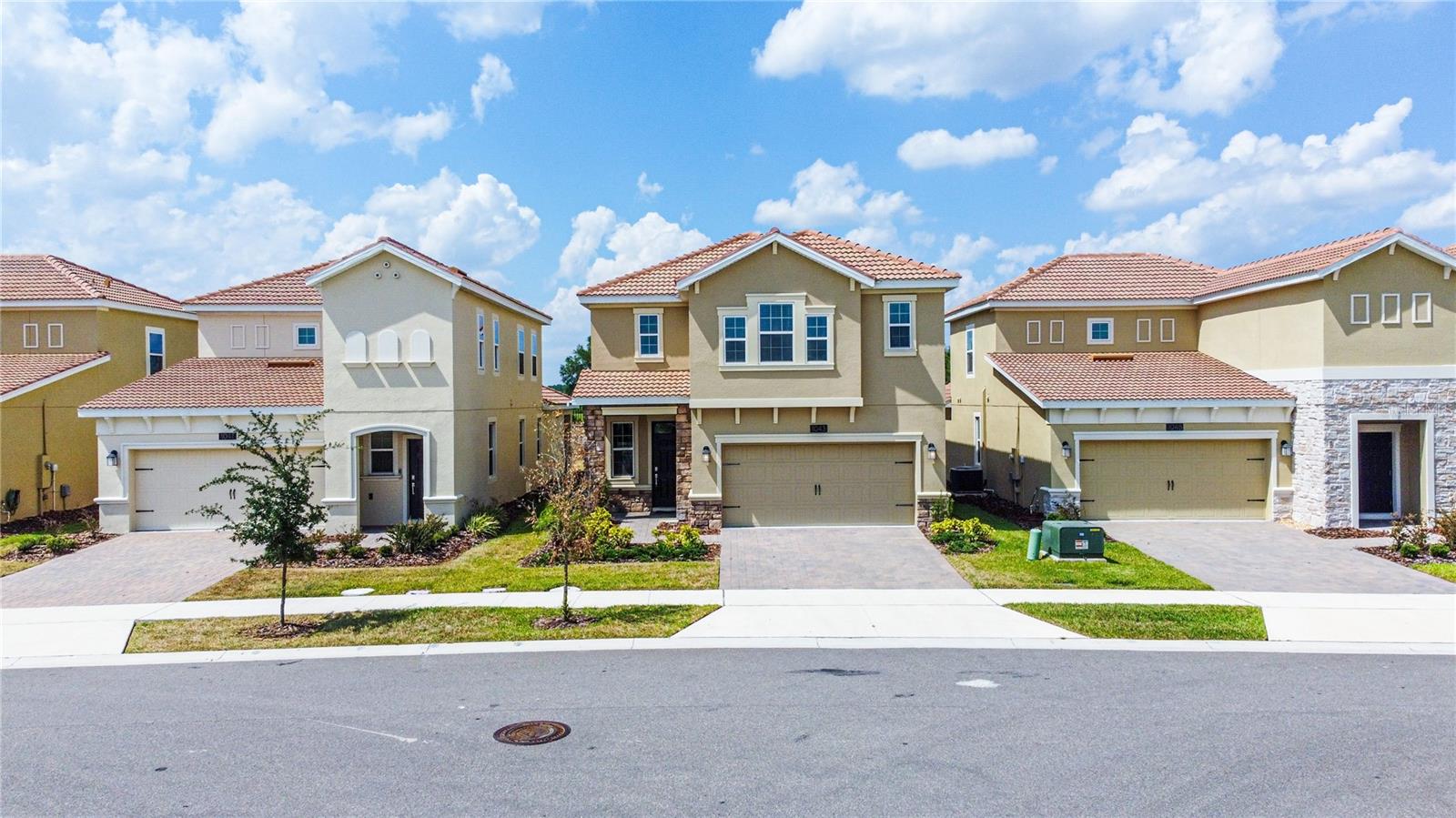 1043 BLACKWOLF RUN RD, DAVENPORT, FL, 33896