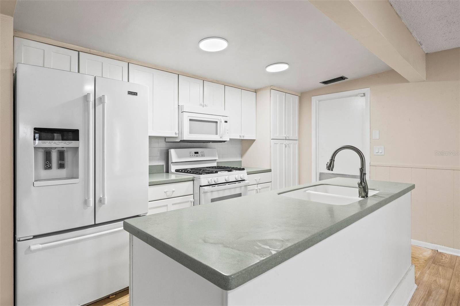8290 122ND ST, SEMINOLE, FL, 33772