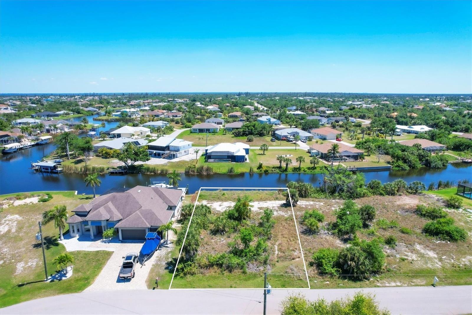 9404 NASTRAND CIR, PORT CHARLOTTE, FL, 33981