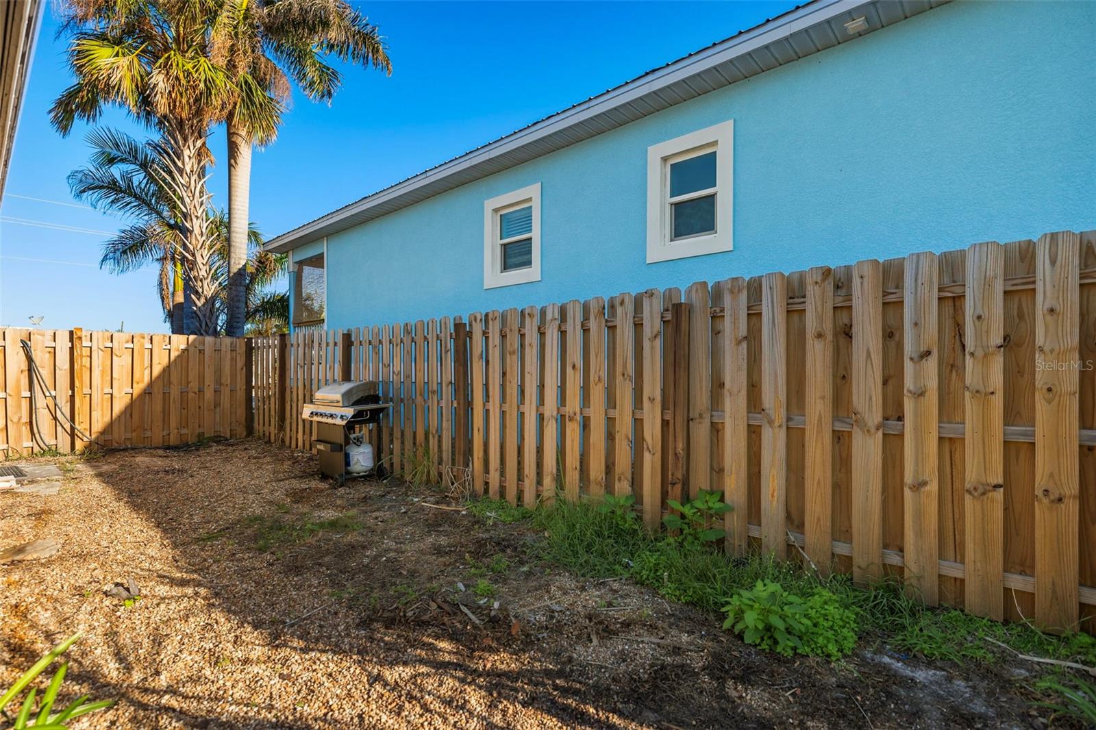 611 E VIRGINIA AVE, PUNTA GORDA, FL, 33950