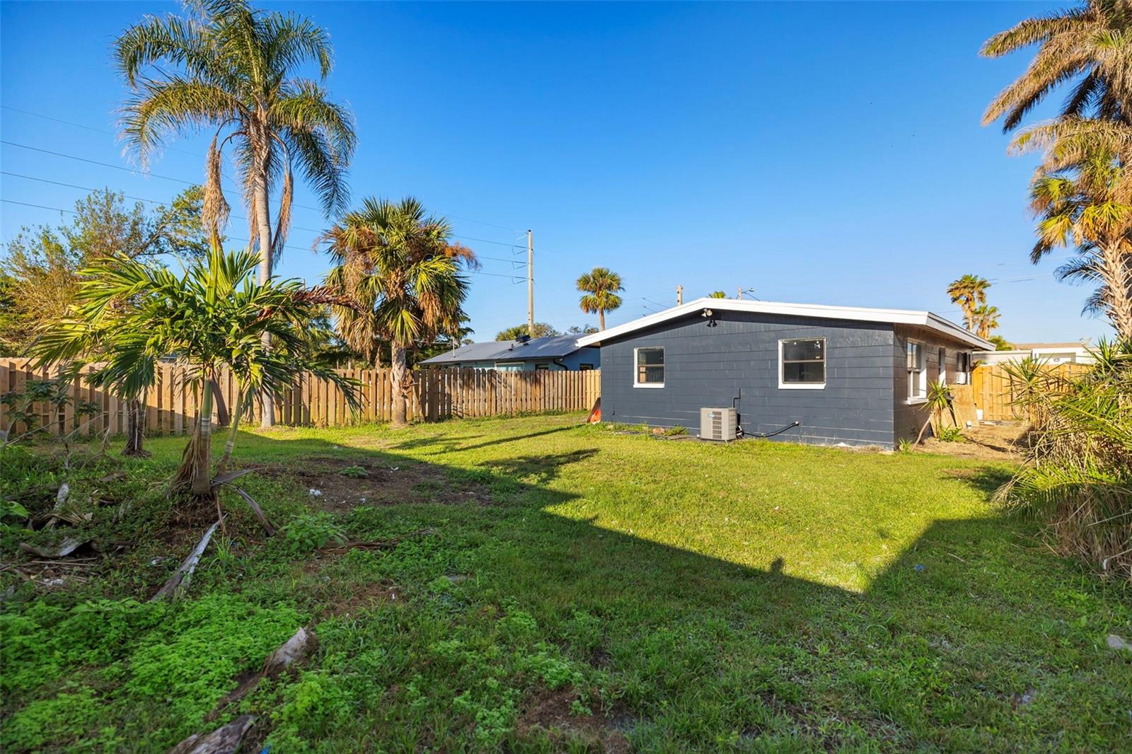 611 E VIRGINIA AVE, PUNTA GORDA, FL, 33950