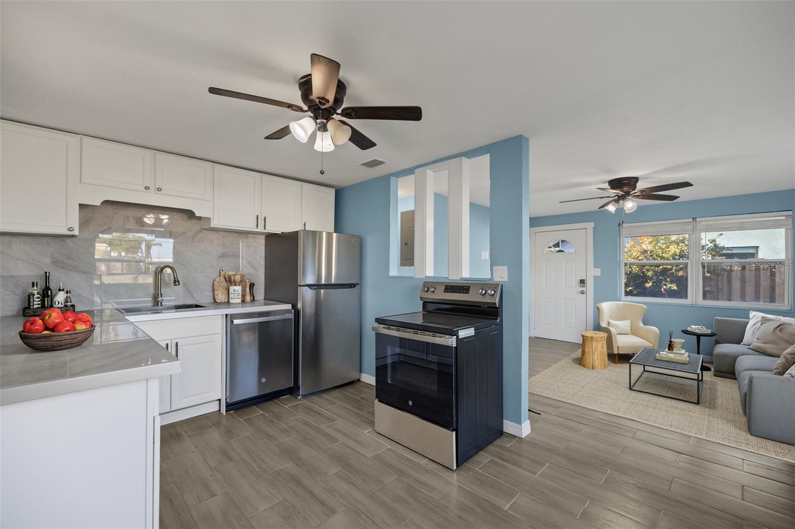 611 E VIRGINIA AVE, PUNTA GORDA, FL, 33950