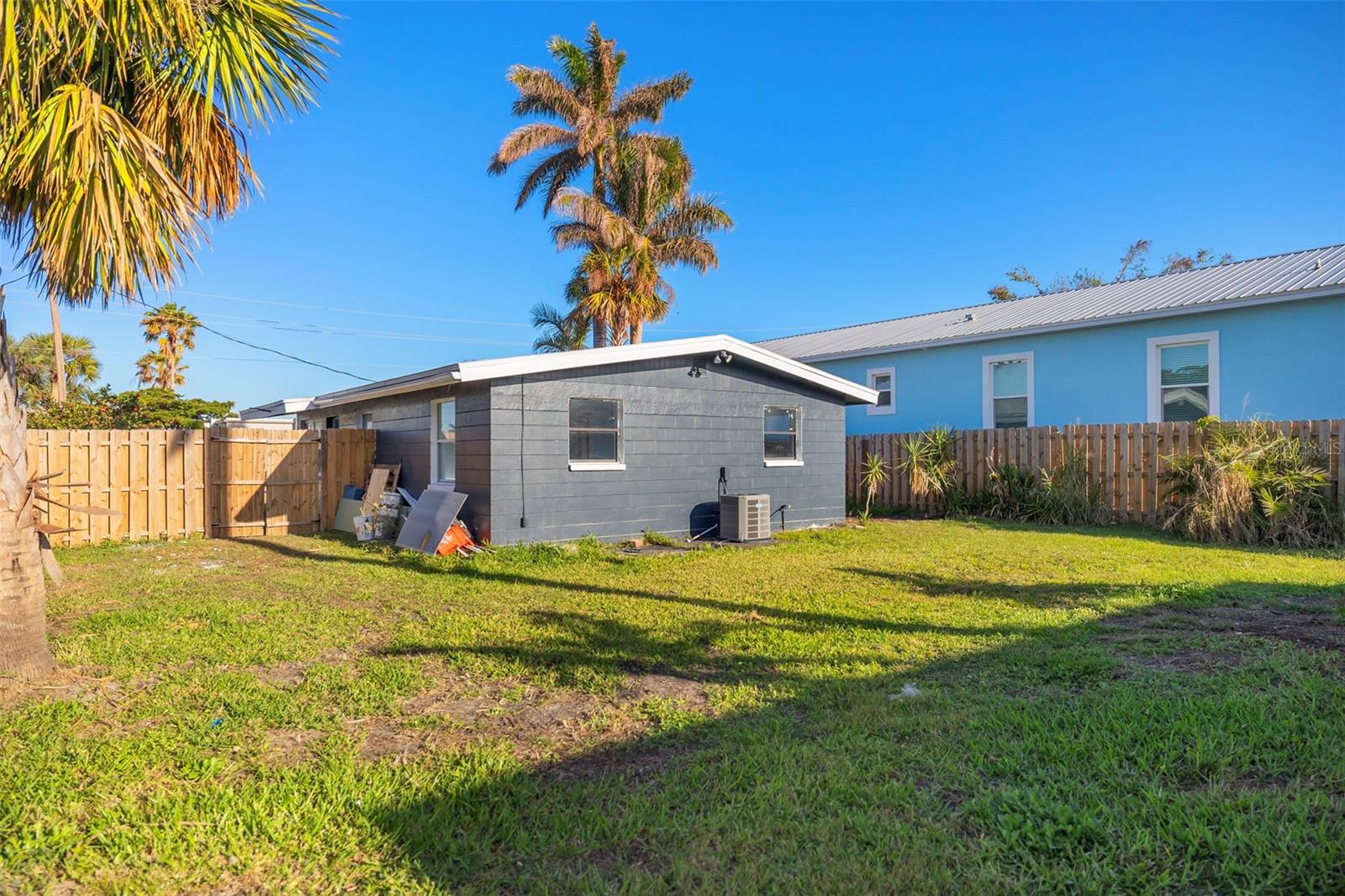 611 E VIRGINIA AVE, PUNTA GORDA, FL, 33950
