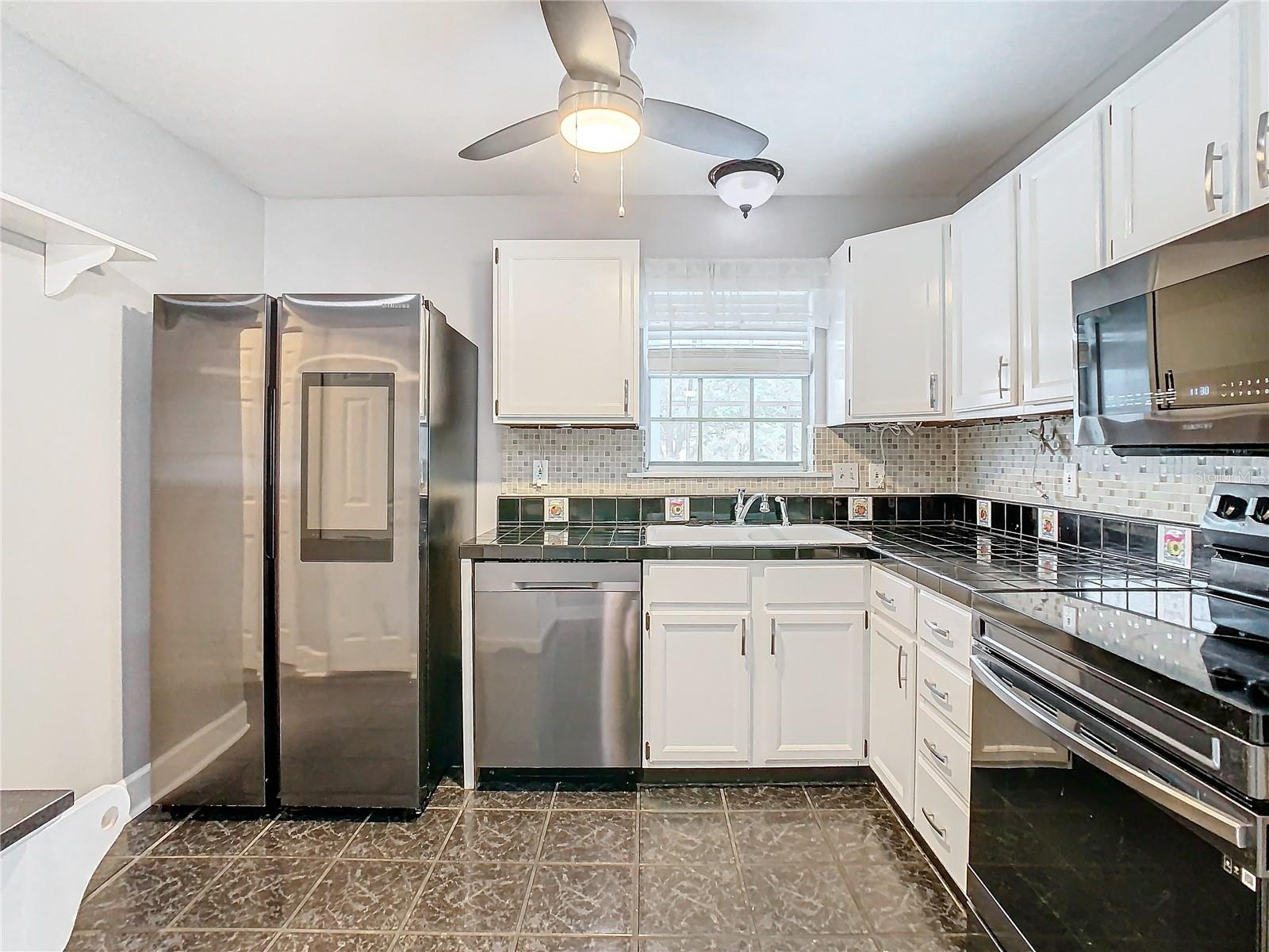 37525 MOORE DR, DADE CITY, FL, 33525