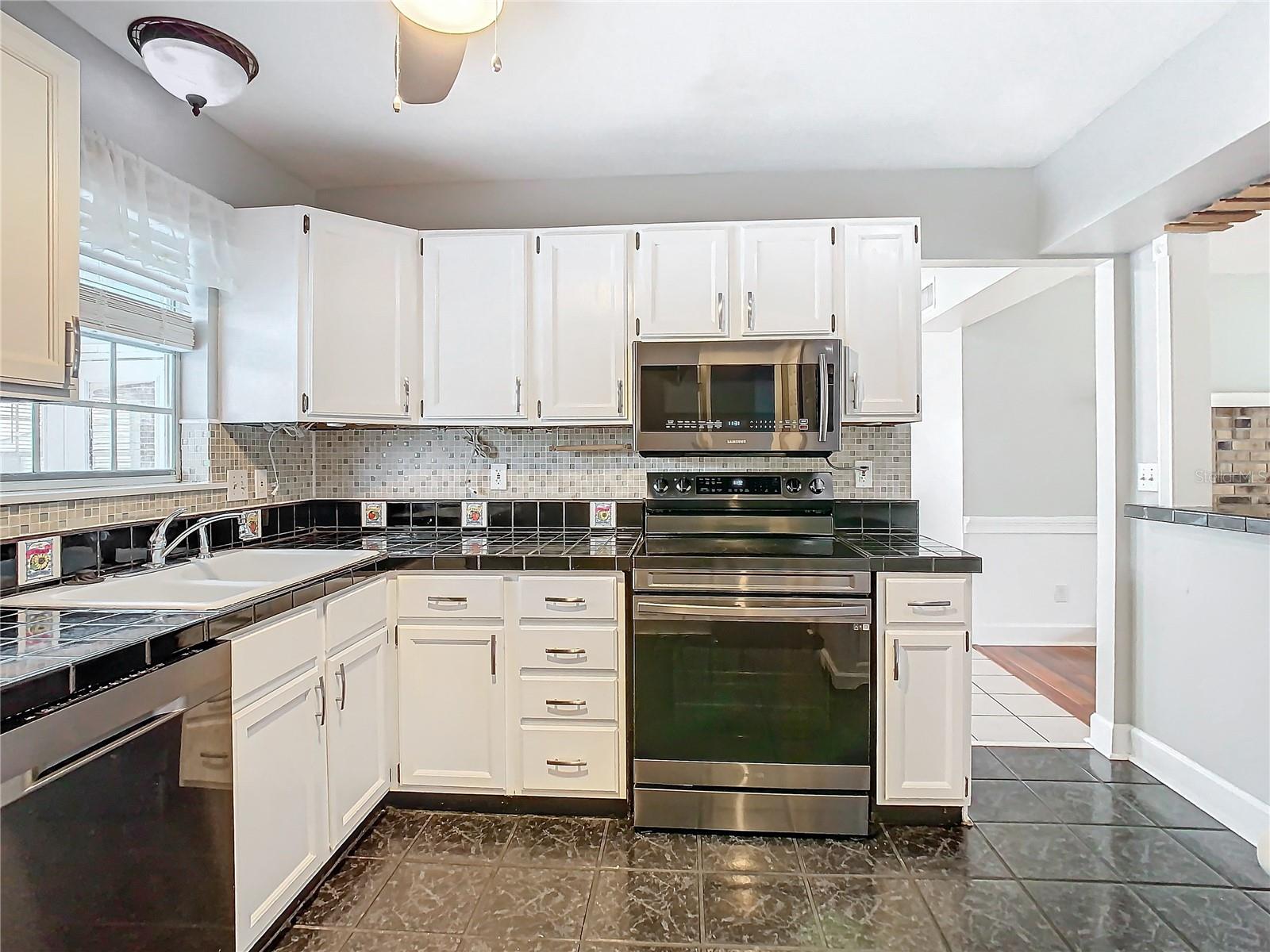37525 MOORE DR, DADE CITY, FL, 33525