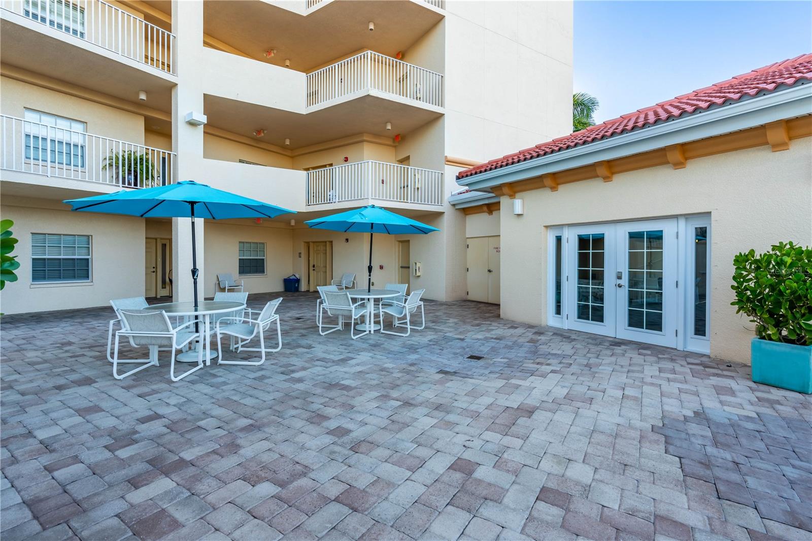 1188 N TAMIAMI TRL #305, SARASOTA, FL, 34236