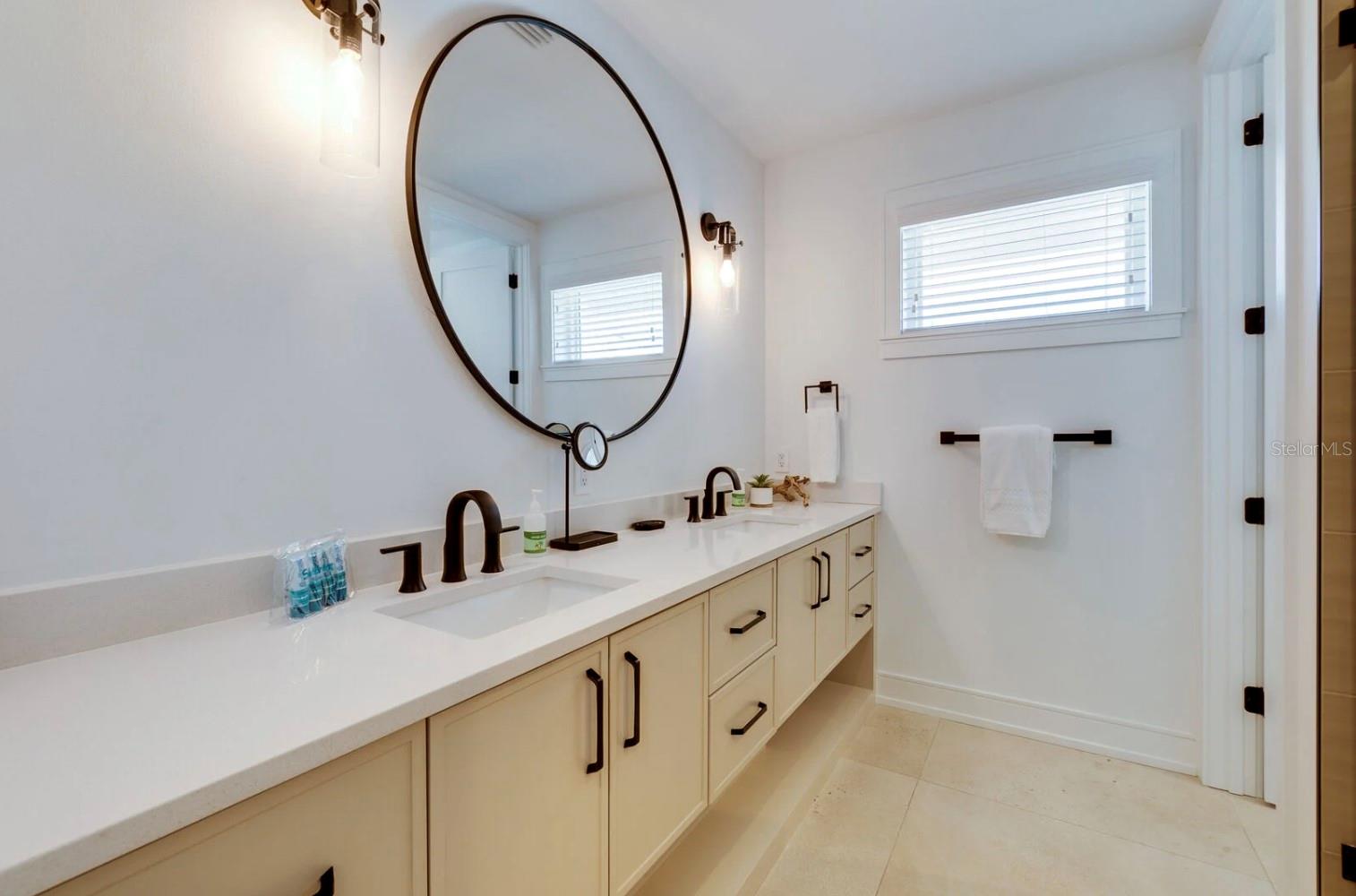 A4633399 Property Photo