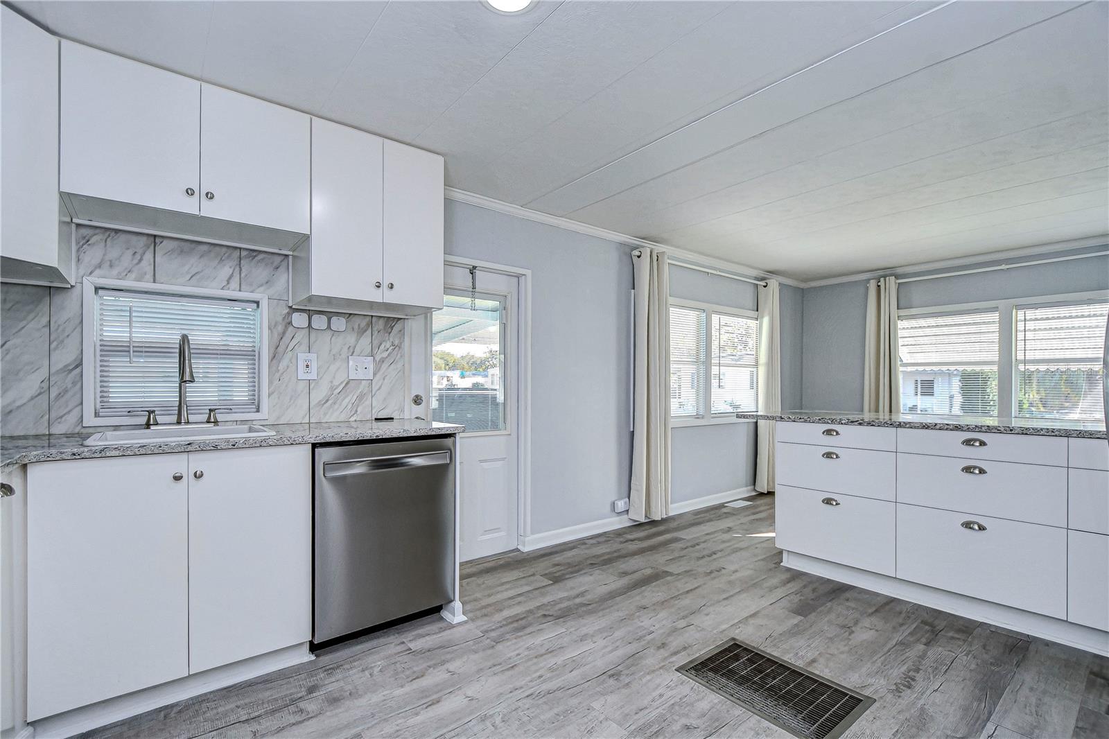 37303 KINKAID DR, ZEPHYRHILLS, FL, 33541