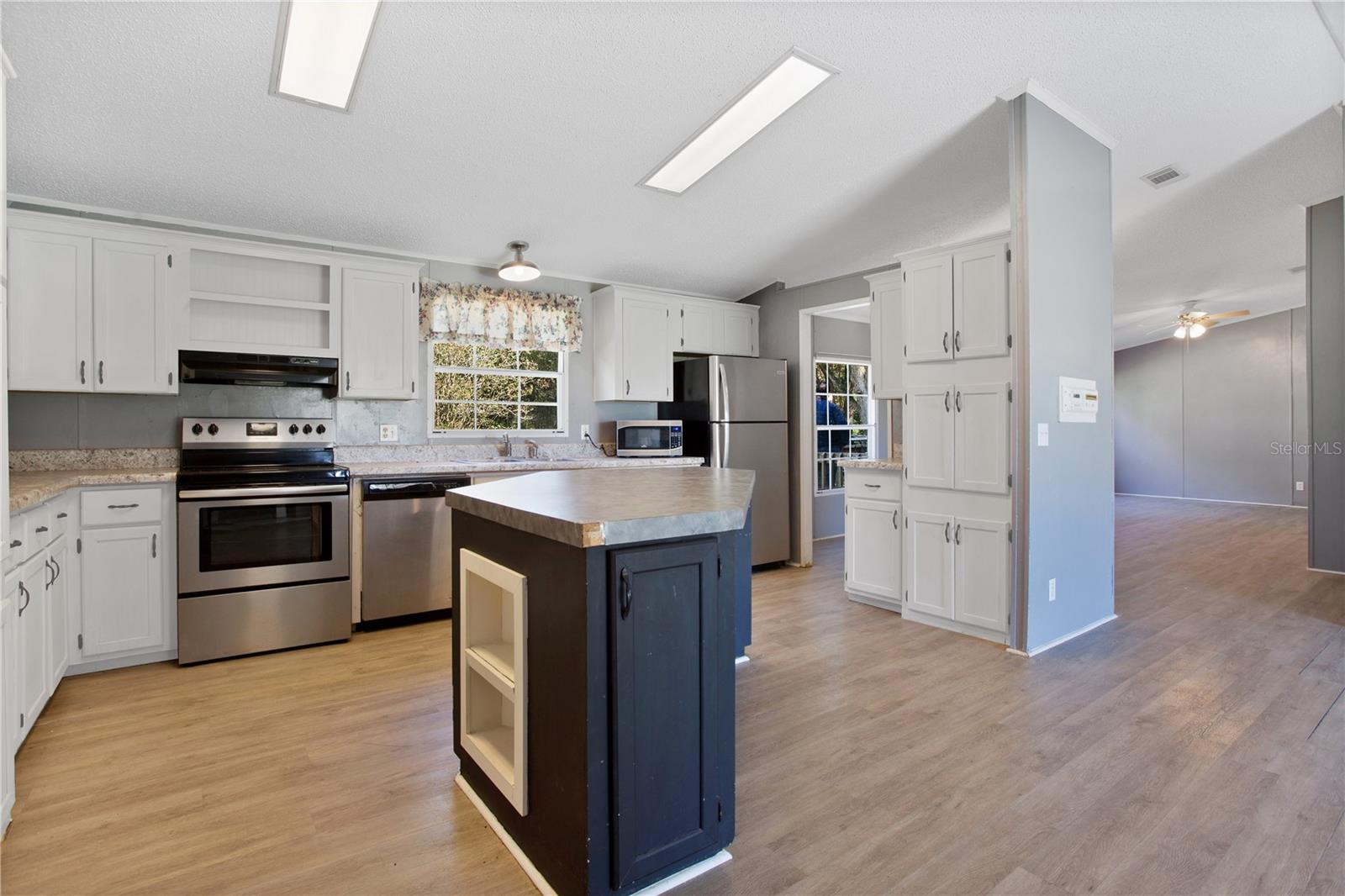 12190 NE 10TH AVE, TRENTON, FL, 32693