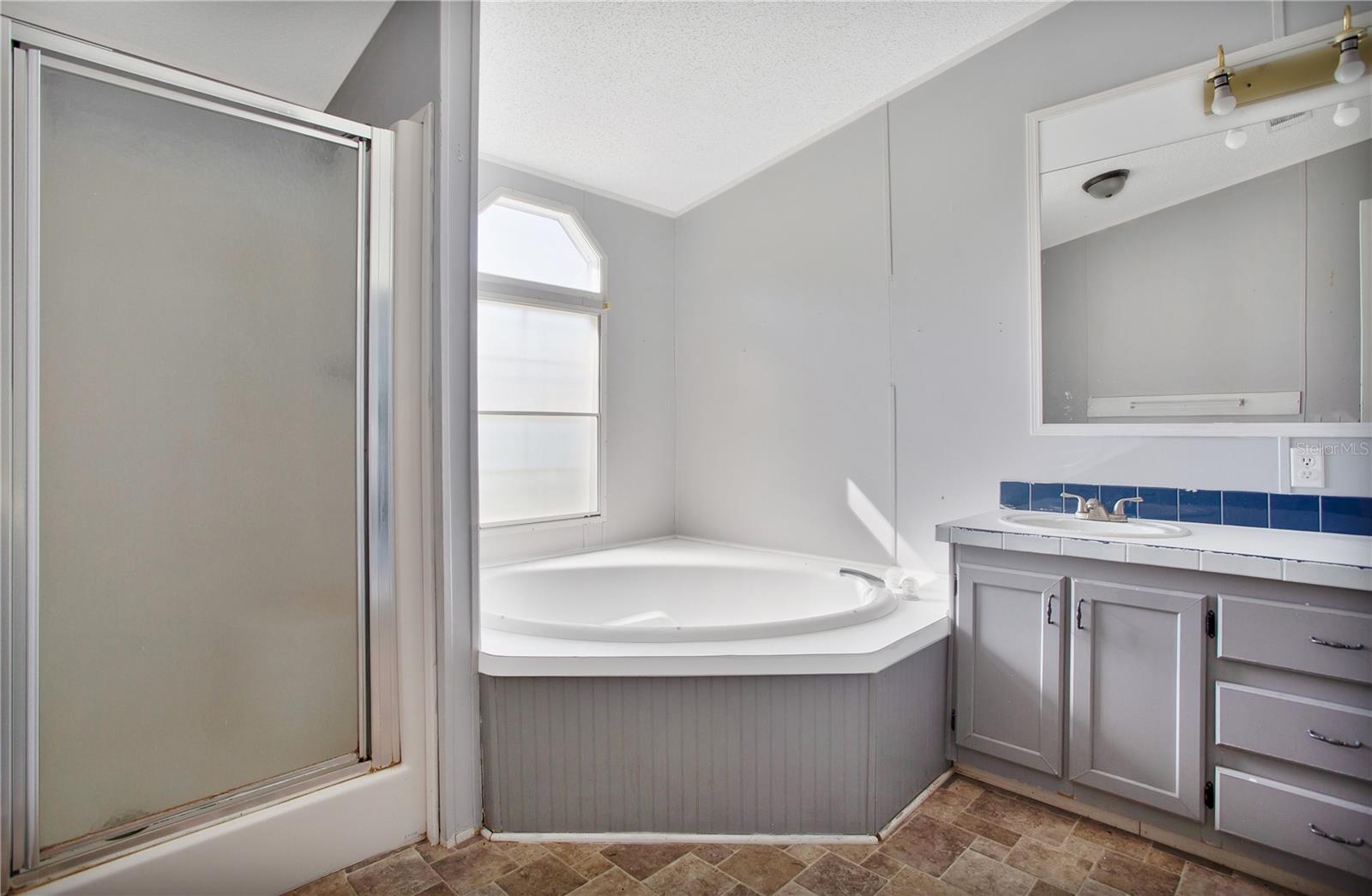 12190 NE 10TH AVE, TRENTON, FL, 32693