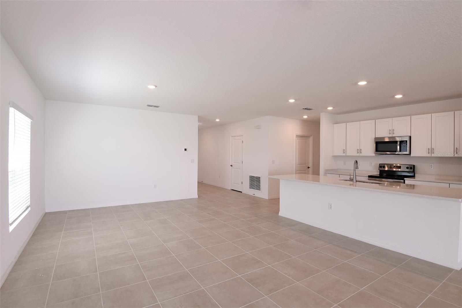 2010 BABBLING BROOK BLVD, AUBURNDALE, FL, 33823