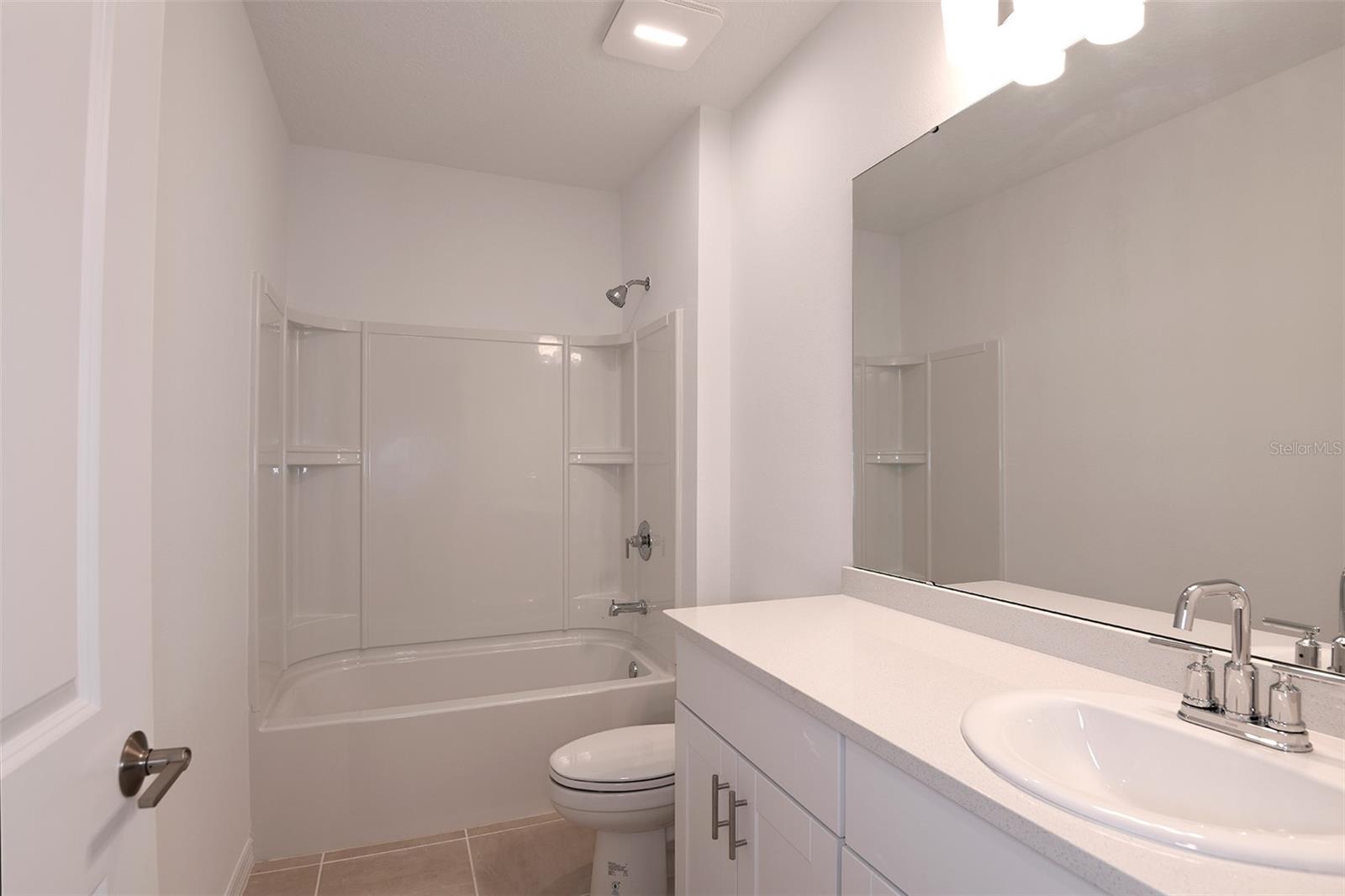 2010 BABBLING BROOK BLVD, AUBURNDALE, FL, 33823