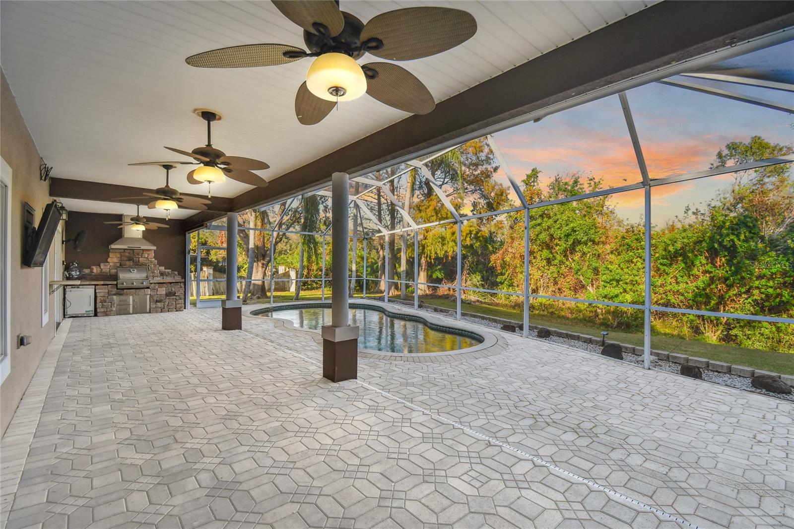 1061 WEATHERSFIELD DR, DUNEDIN, FL, 34698