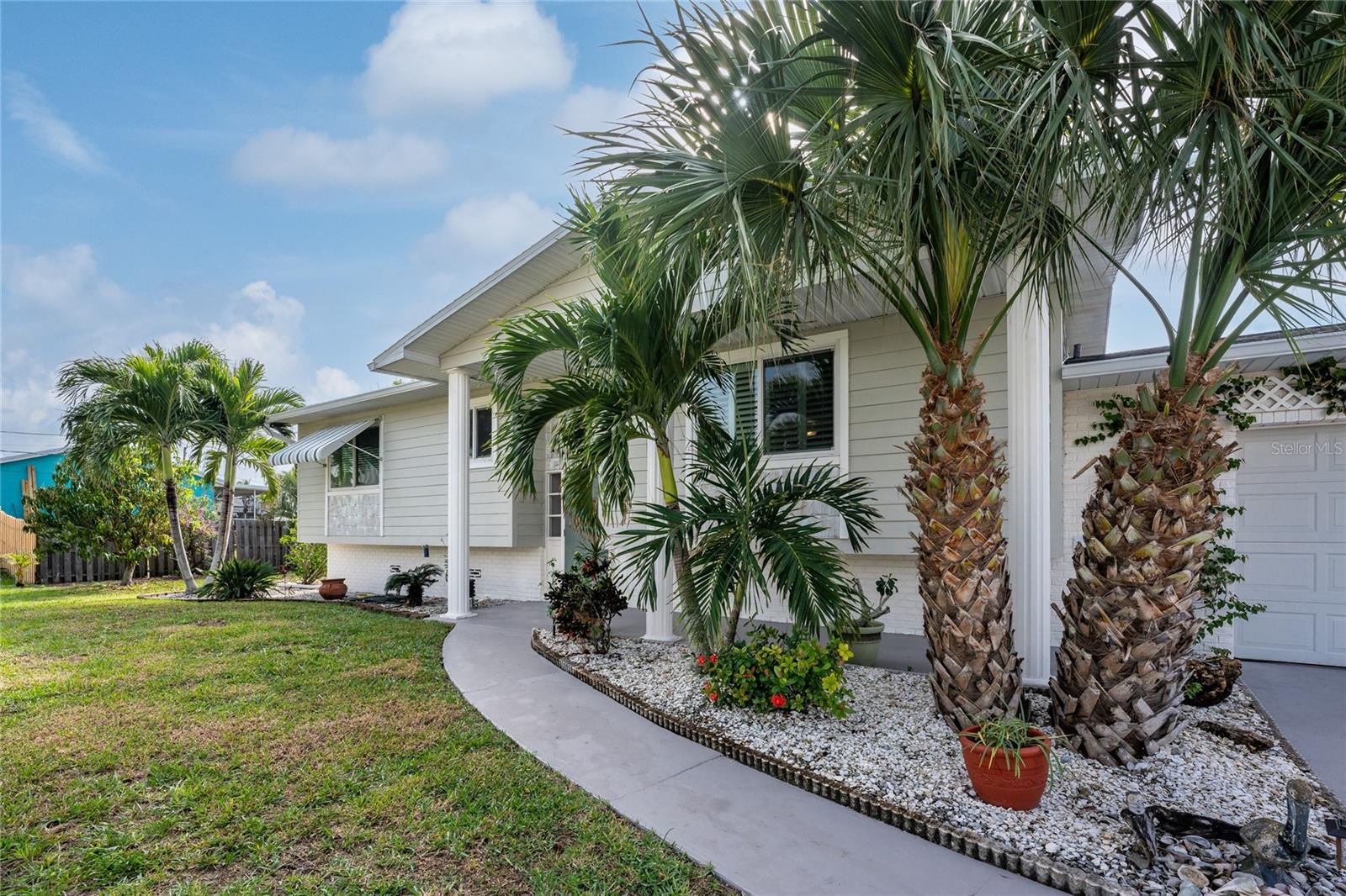 621 STURGEON PL, PUNTA GORDA, FL, 33950