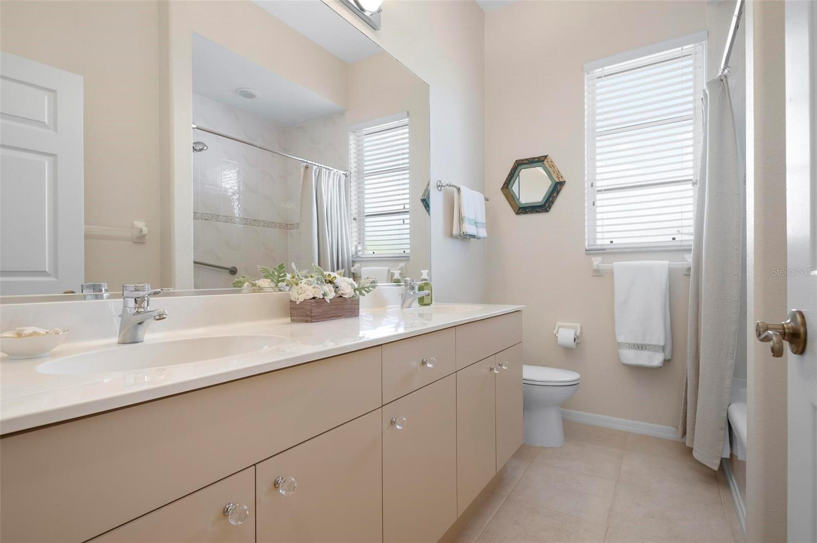 515 GOVERNORS GREEN DR, VENICE, FL, 34293