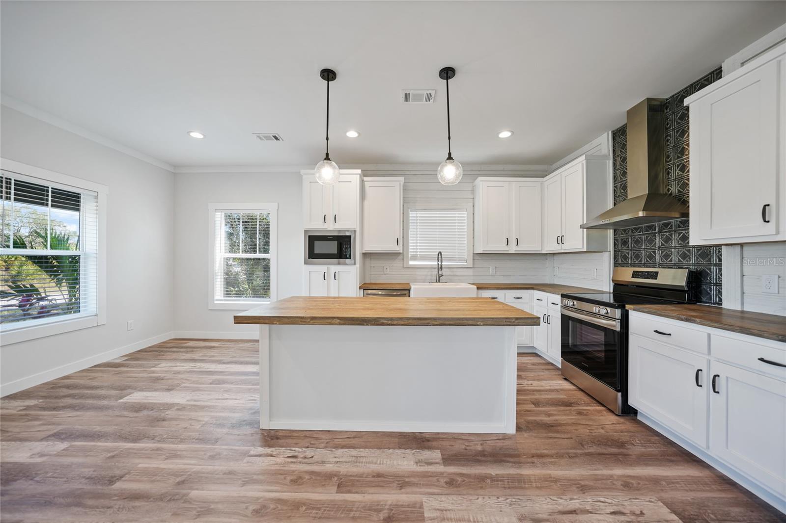 19169 MASON AVE, PORT CHARLOTTE, FL, 33954