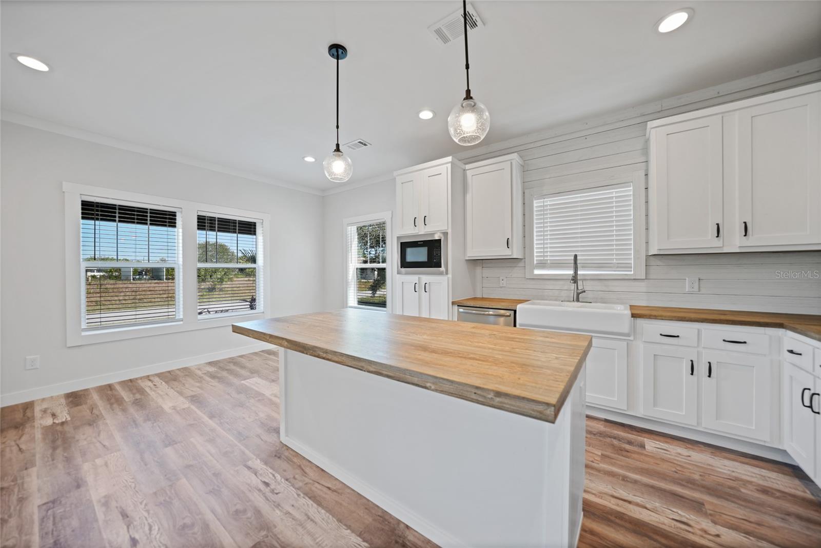 19169 MASON AVE, PORT CHARLOTTE, FL, 33954