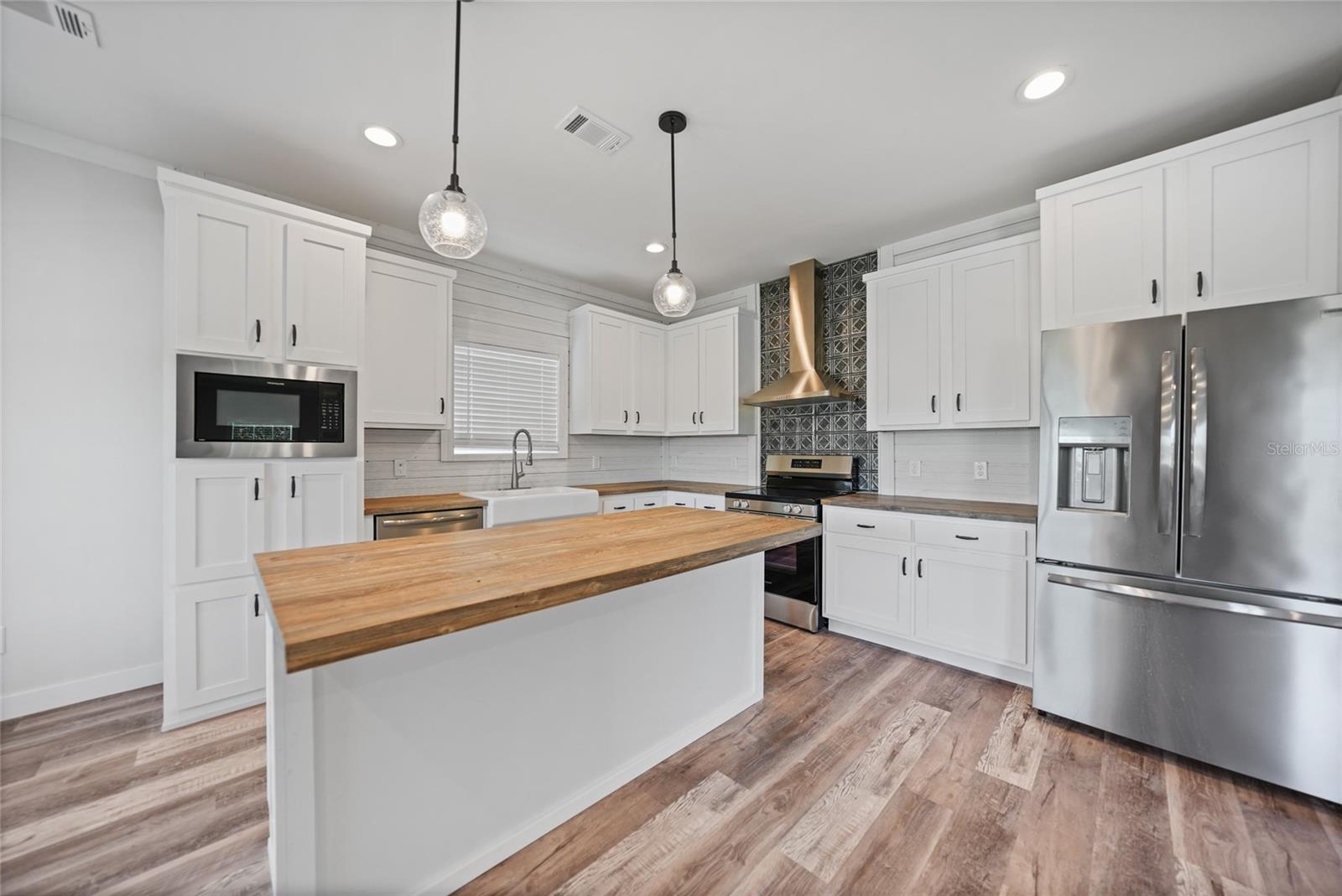 19169 MASON AVE, PORT CHARLOTTE, FL, 33954