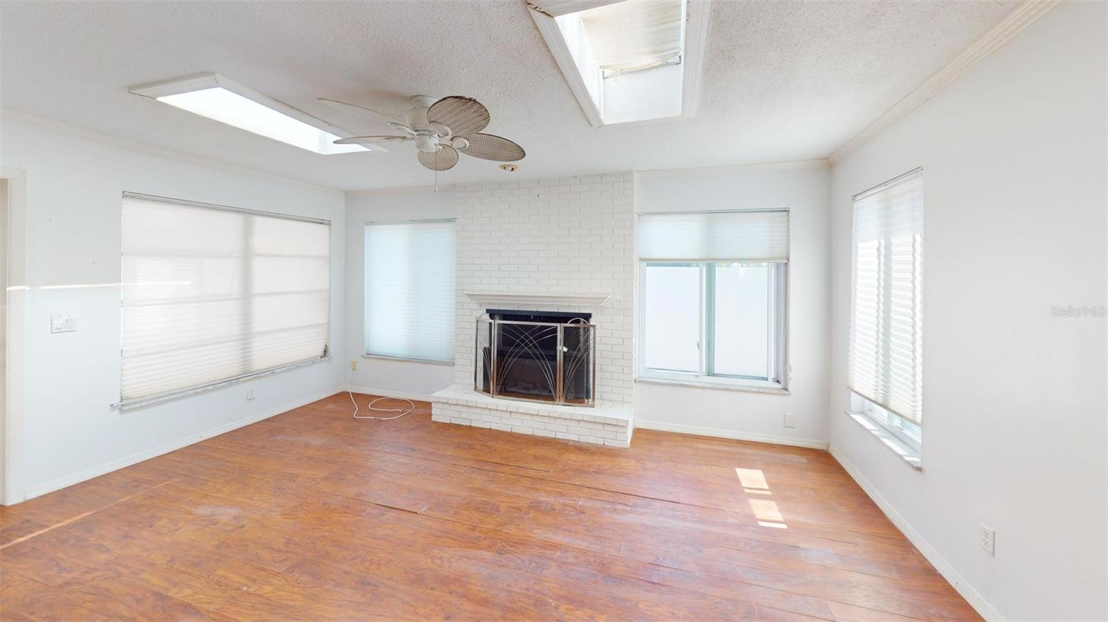 1401 GULF BLVD, BELLEAIR BEACH, FL, 33786