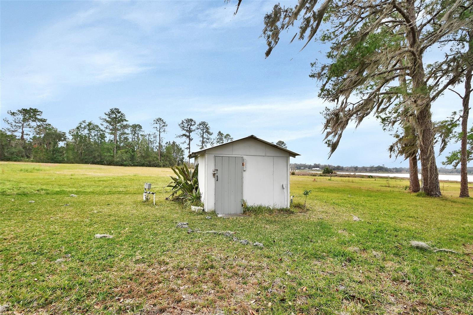 180 ROBINSON LN, SEVILLE, FL, 32190