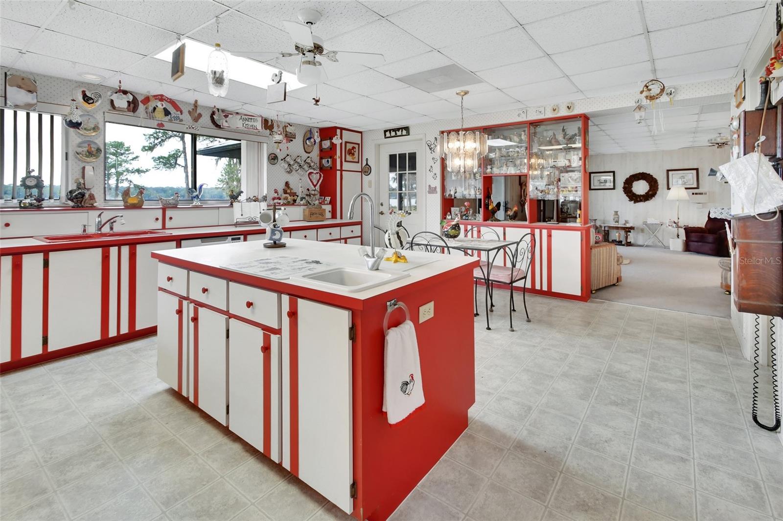 180 ROBINSON LN, SEVILLE, FL, 32190