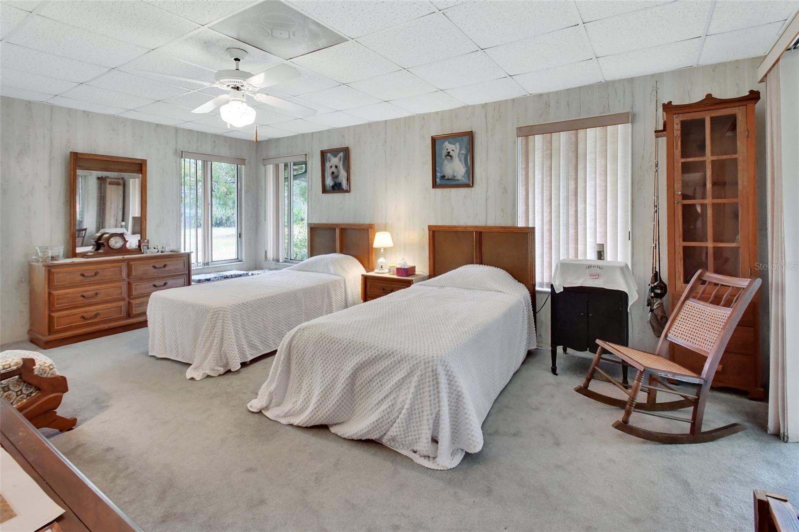 180 ROBINSON LN, SEVILLE, FL, 32190