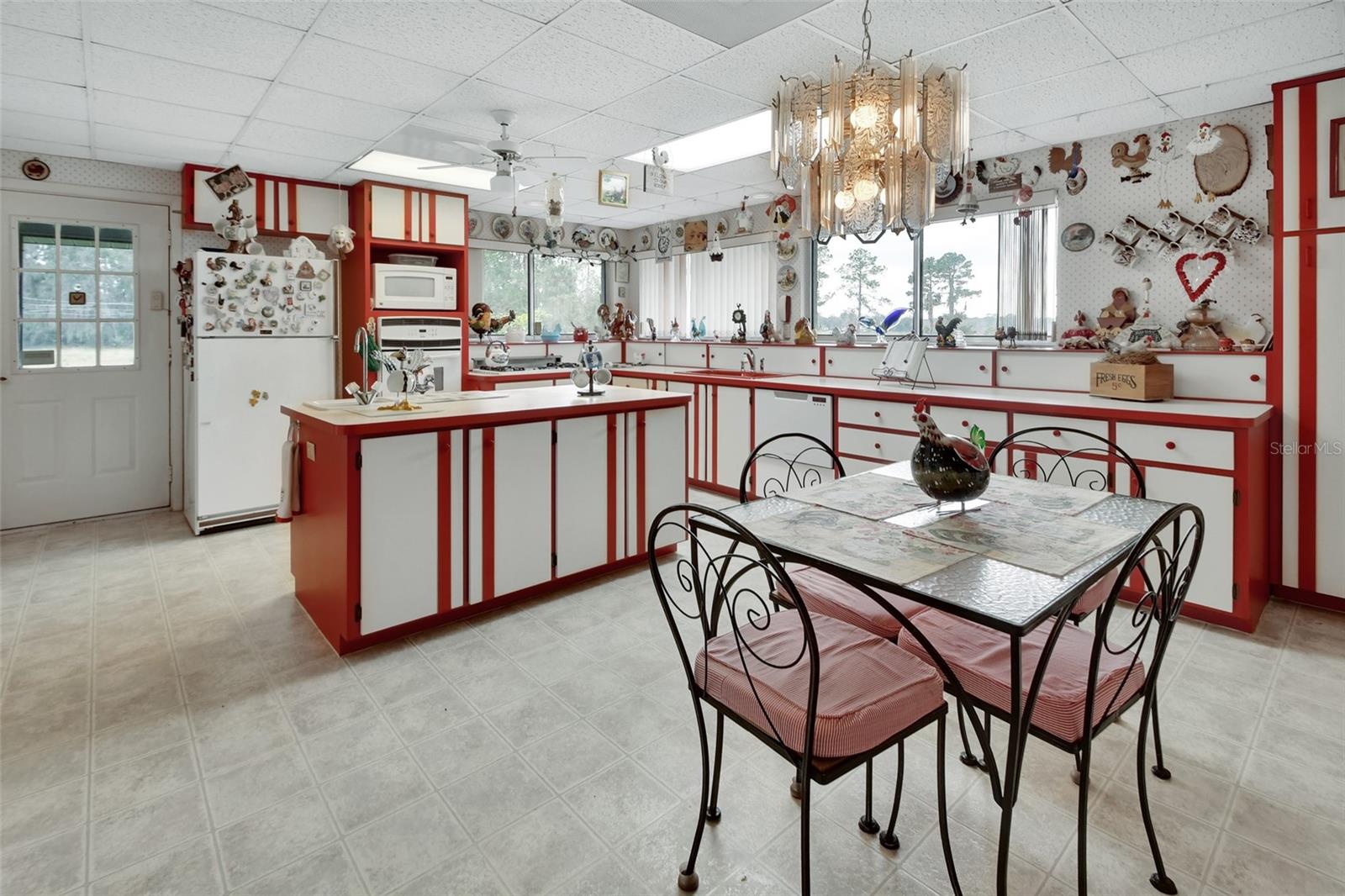 180 ROBINSON LN, SEVILLE, FL, 32190