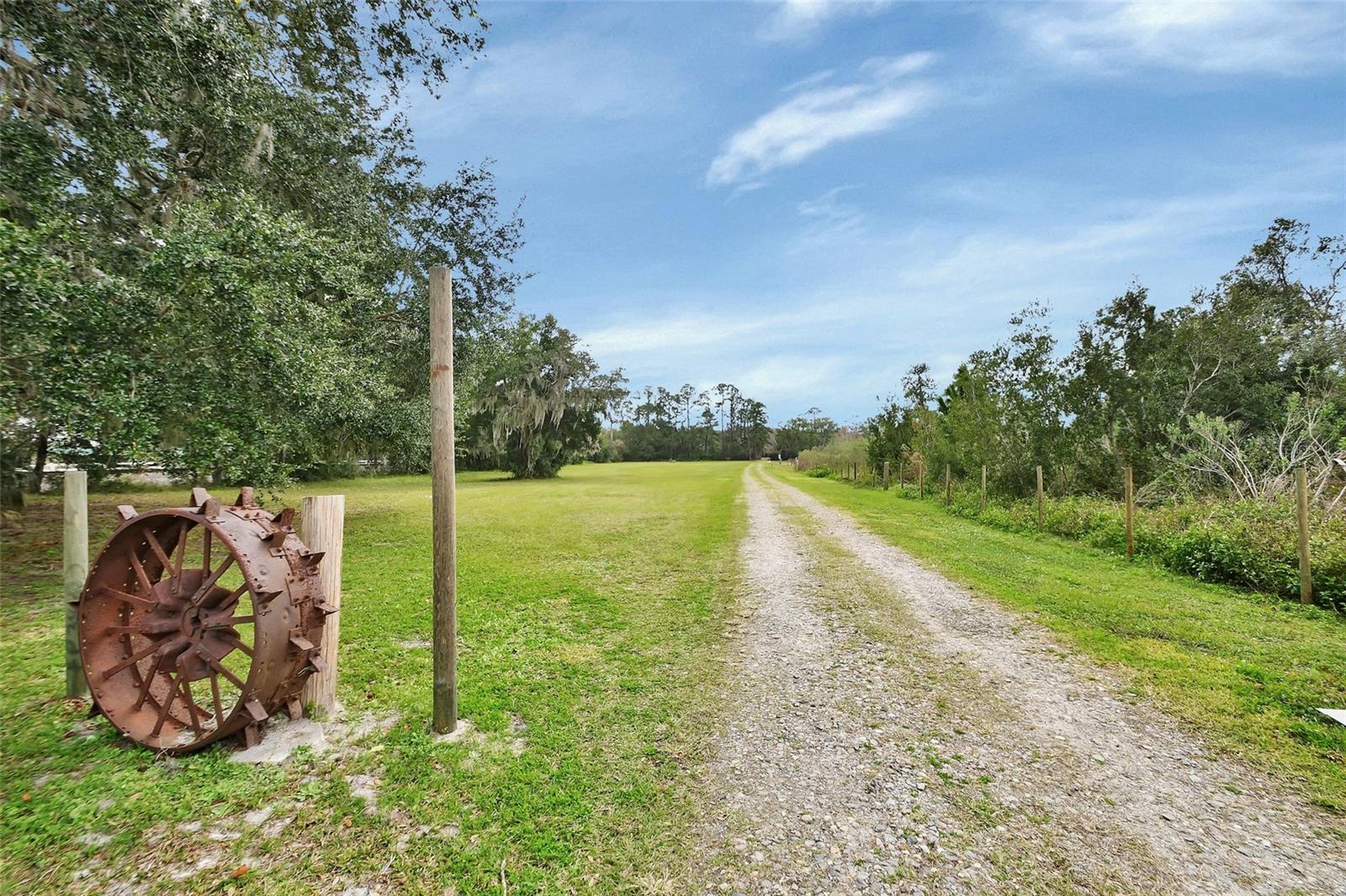 180 ROBINSON LN, SEVILLE, FL, 32190