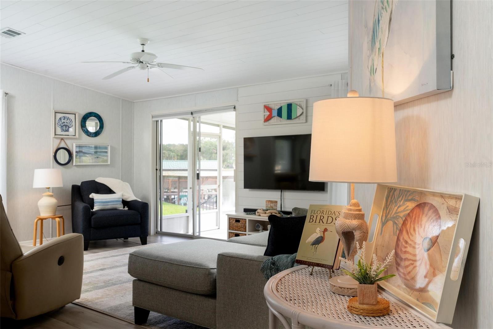 929 SUNSET CIR, TAVARES, FL, 32778
