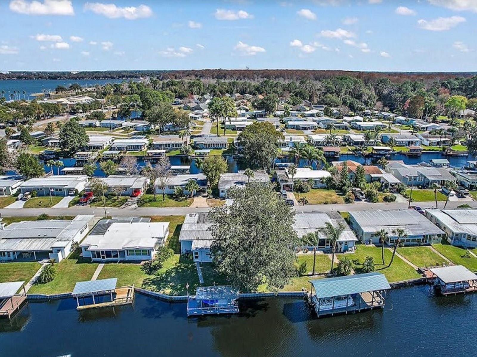 929 SUNSET CIR, TAVARES, FL, 32778