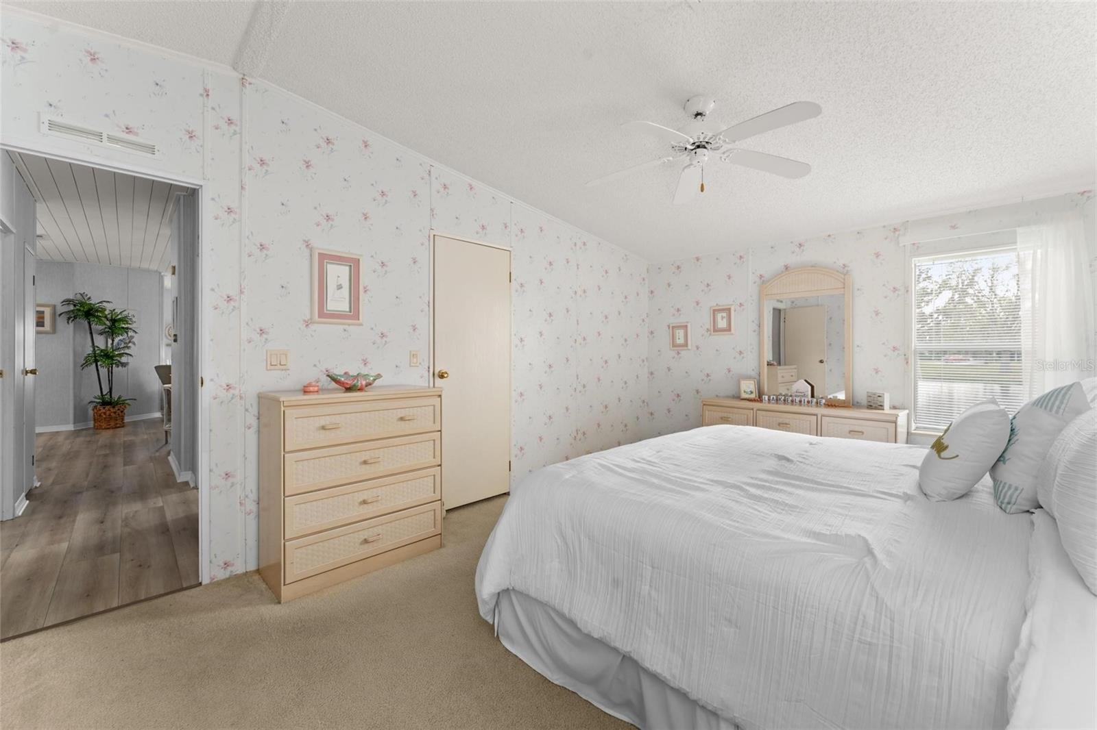 929 SUNSET CIR, TAVARES, FL, 32778